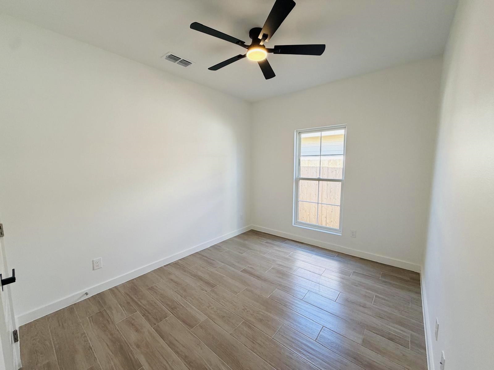5608 Moses Lp. Property Photo 13