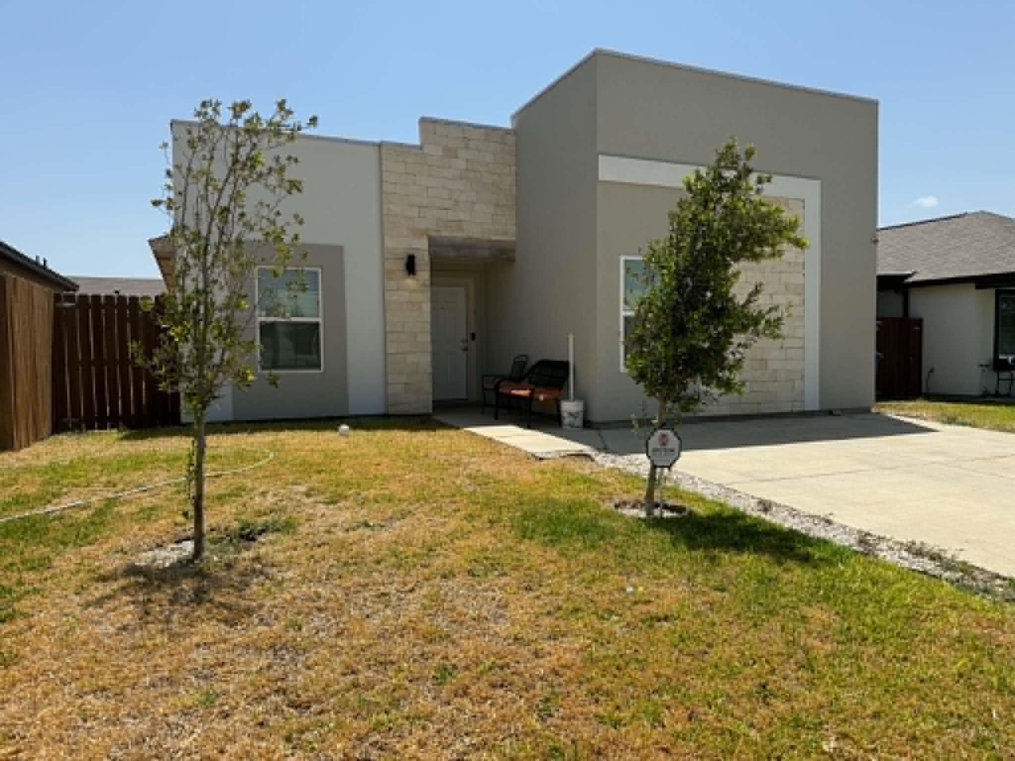 5013 Castano Dr. Property Photo 1