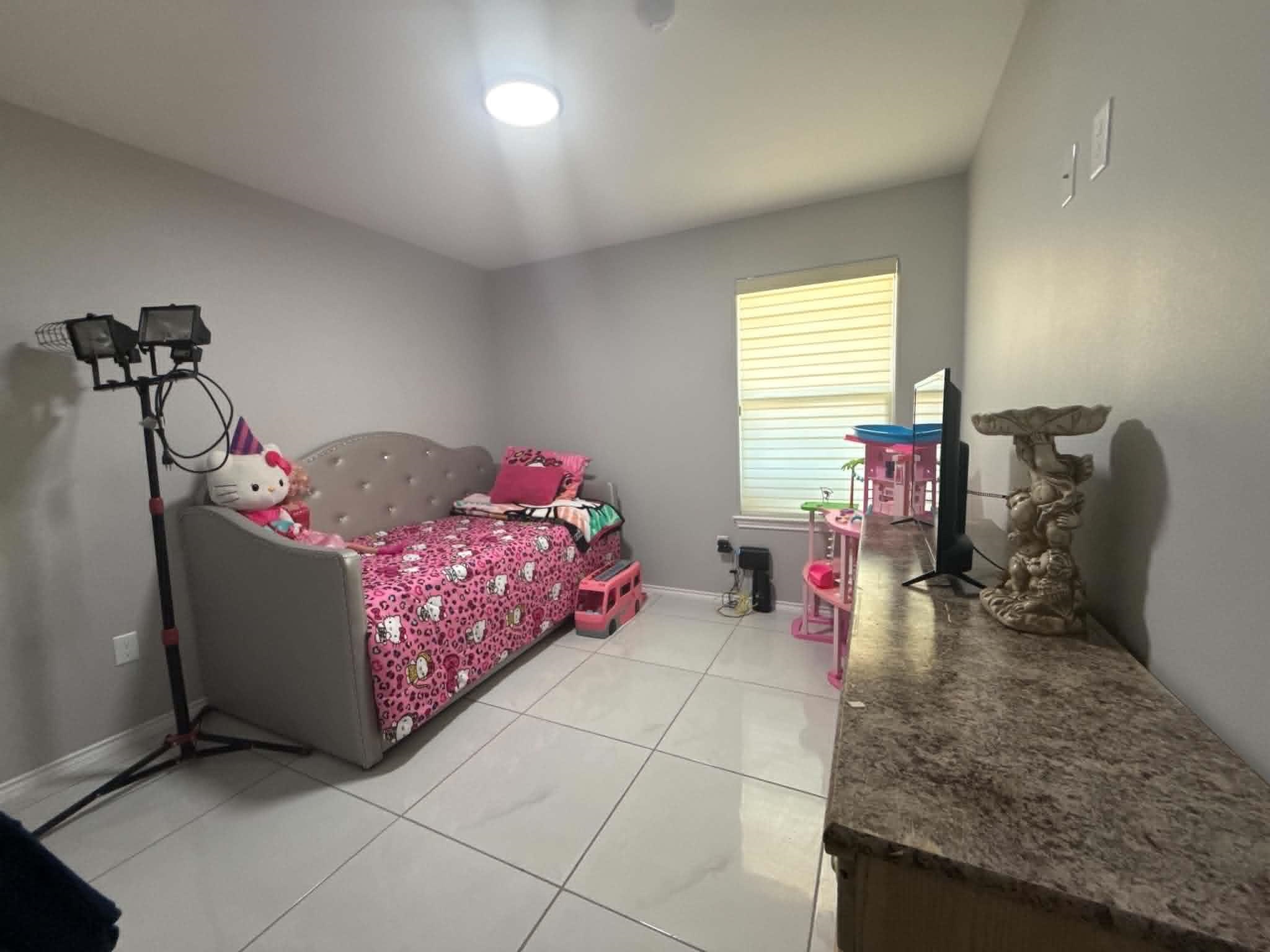 5013 Castano Dr. Property Photo 12
