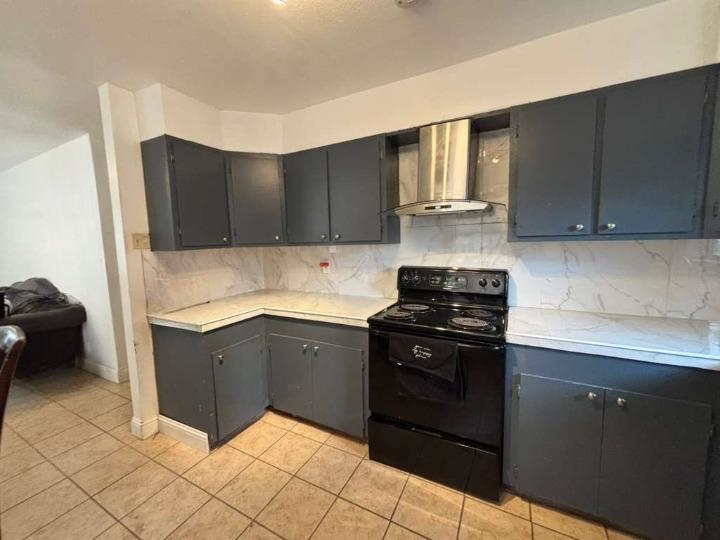 315 Alicante Dr Property Photo 4