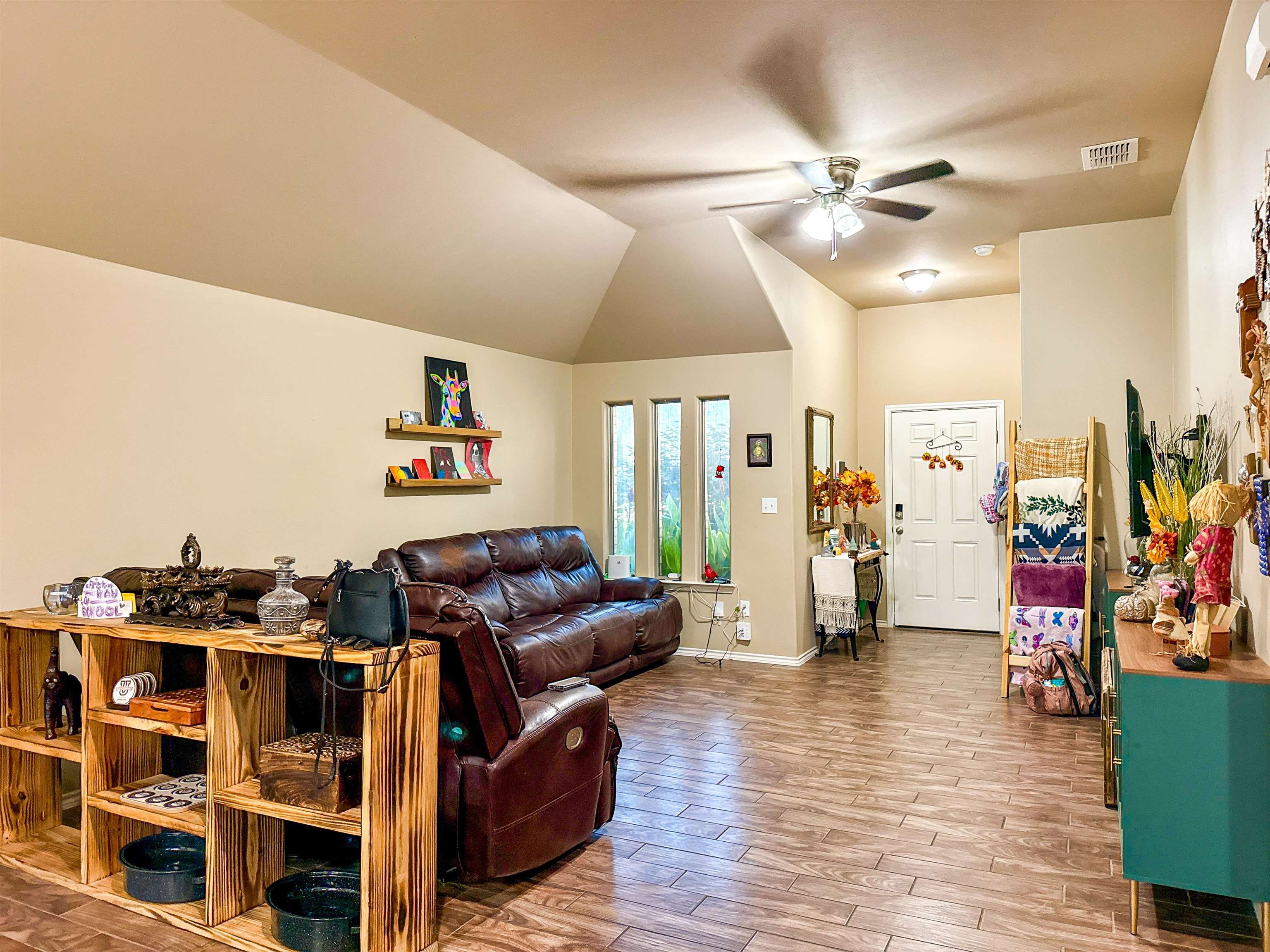 3501 Jose De La Paz Property Photo 4