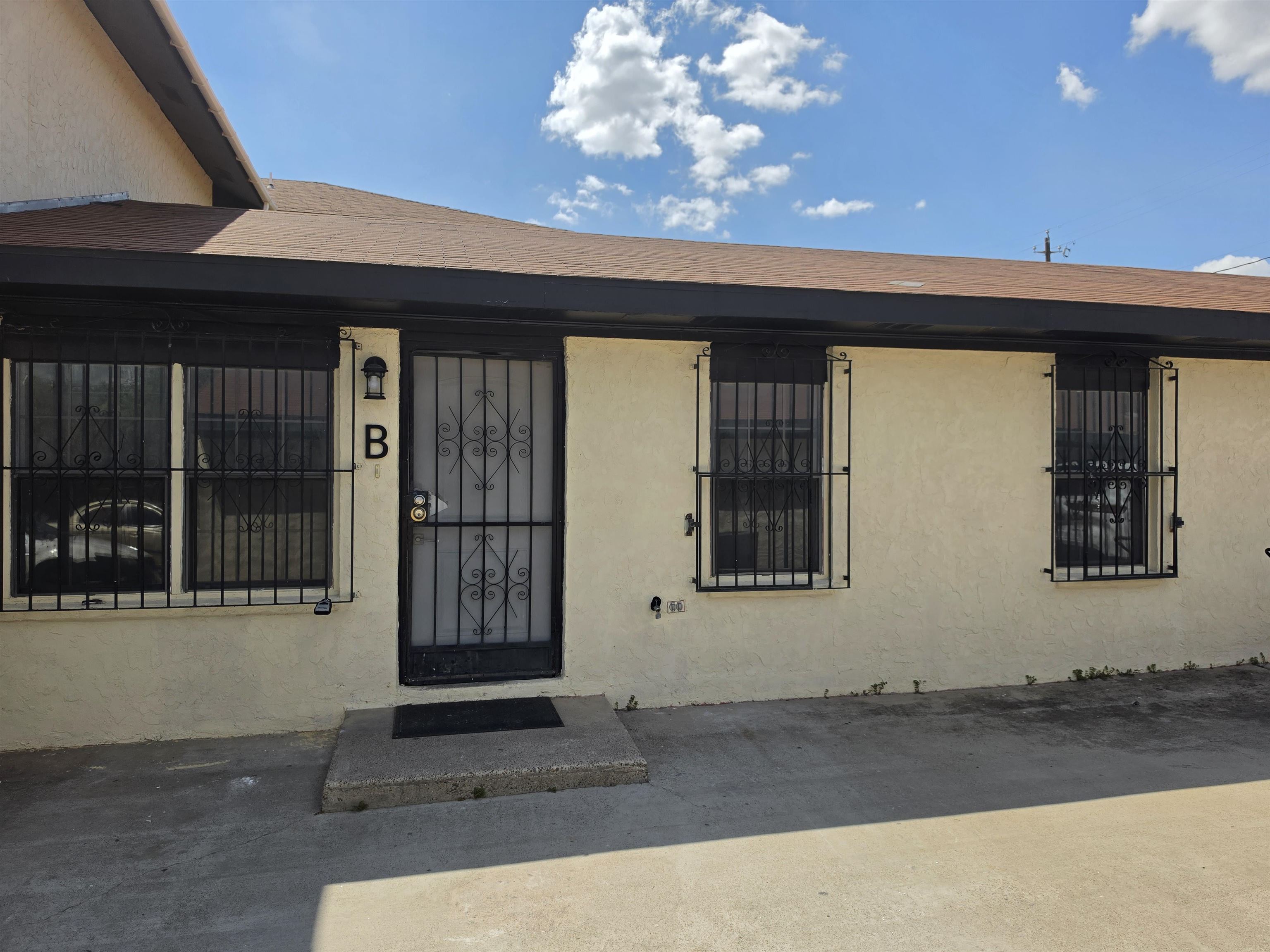 3017 Corpus Christi St B Property Photo 2