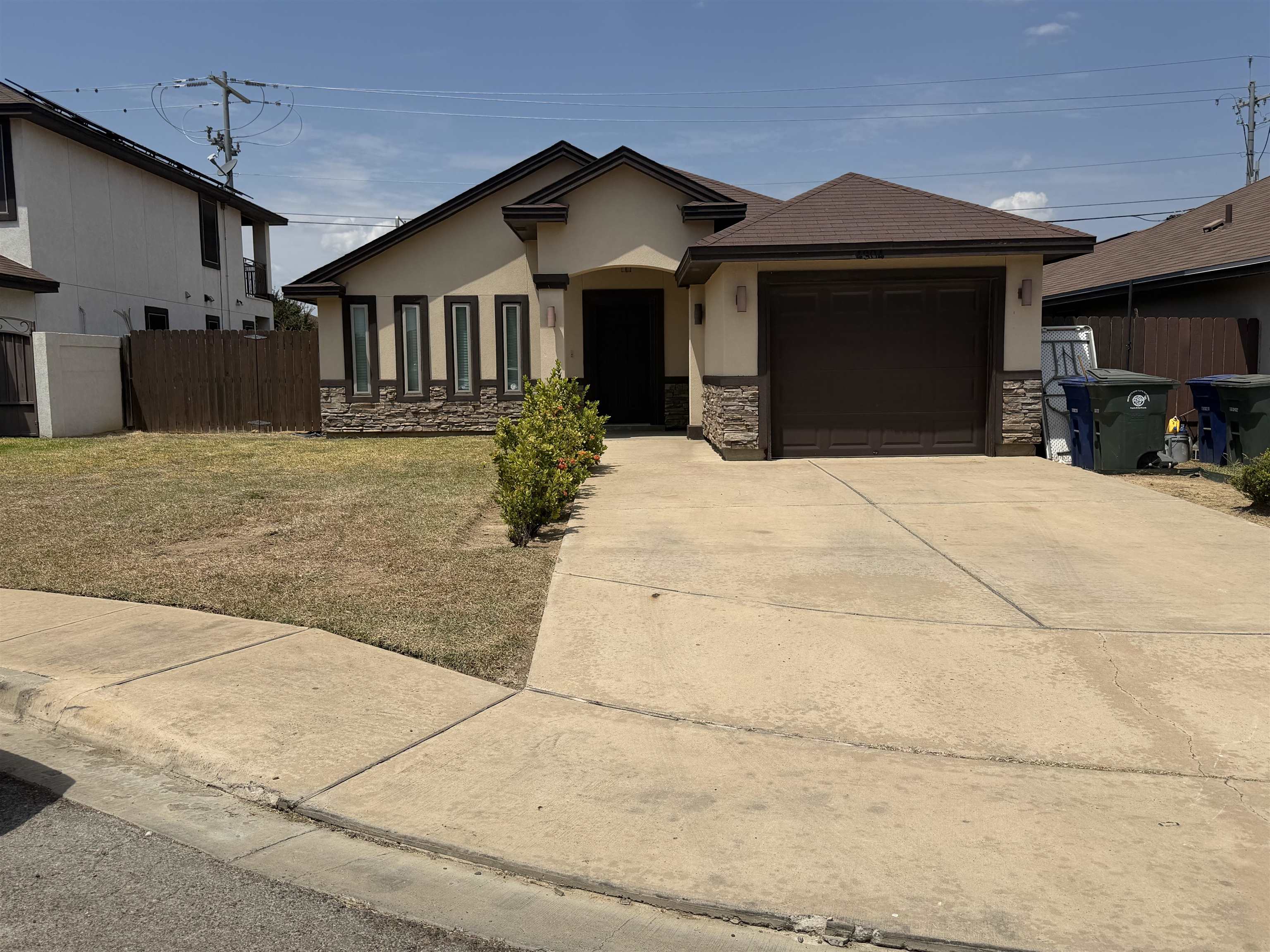 4304 Alexis Dr Property Photo 1