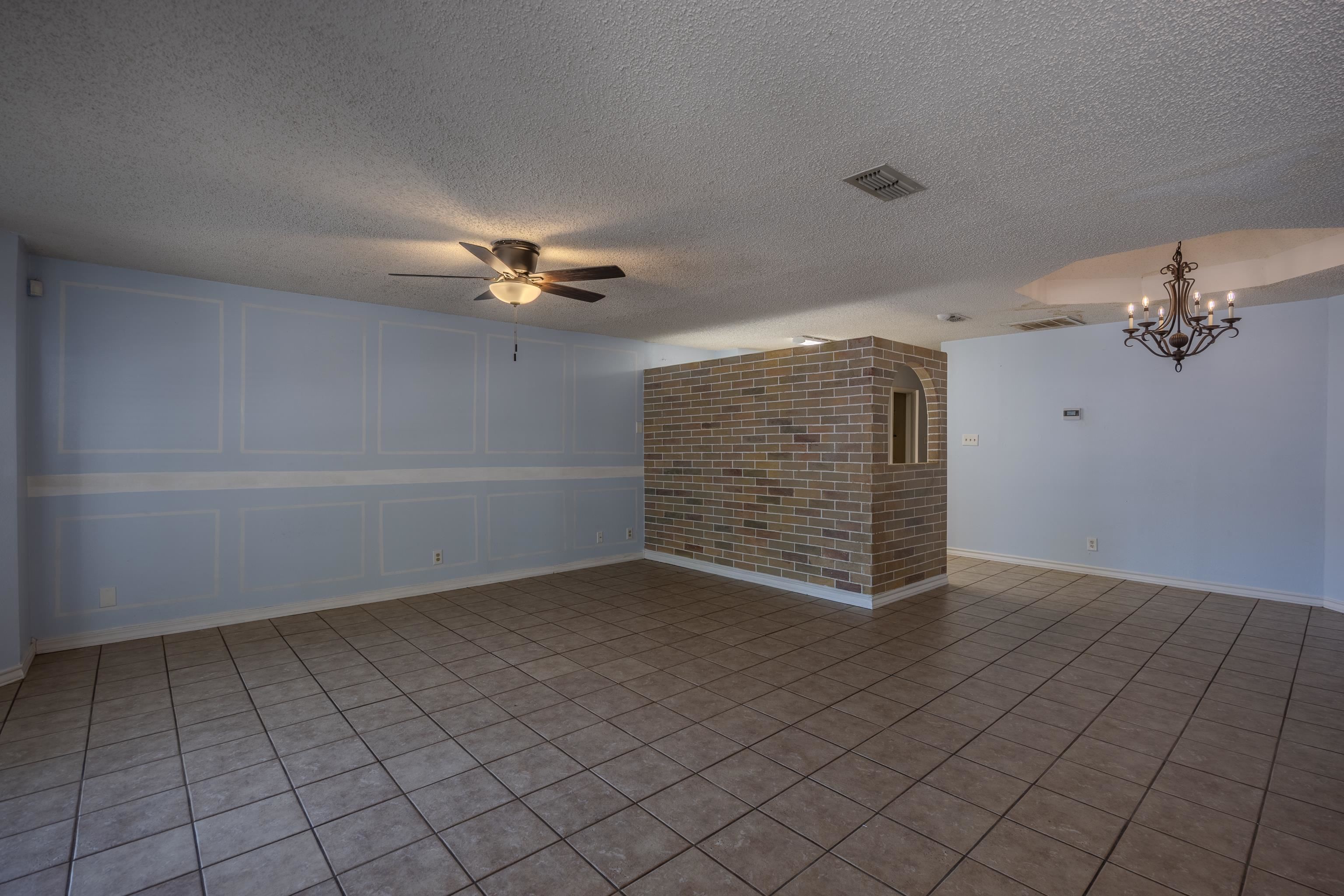 307 Hancock Ct Property Photo 5
