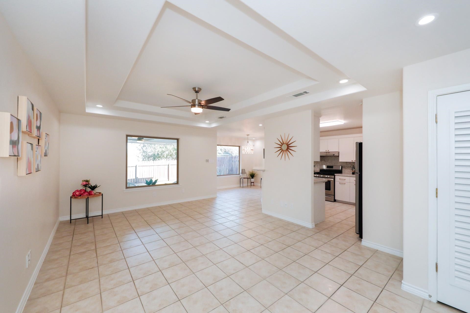 425 Cinnamon Teal Lp Property Photo 5