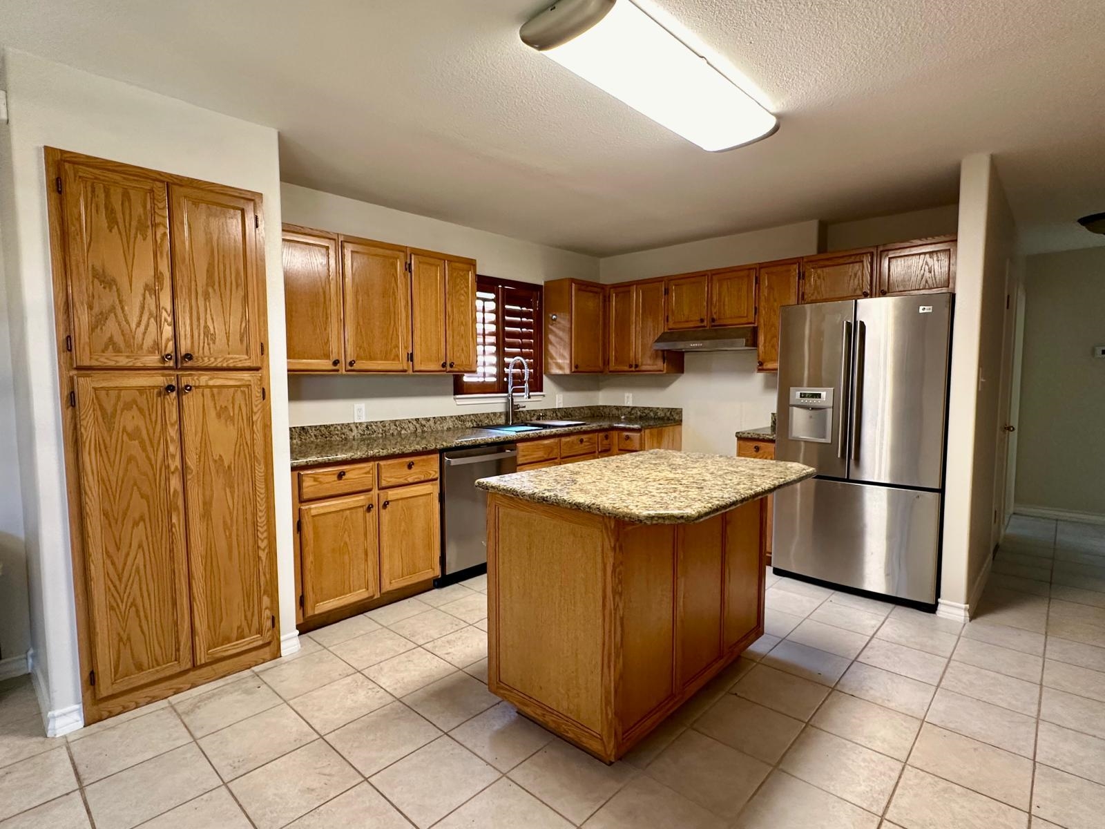 2404 Leonard Ct Property Photo 4