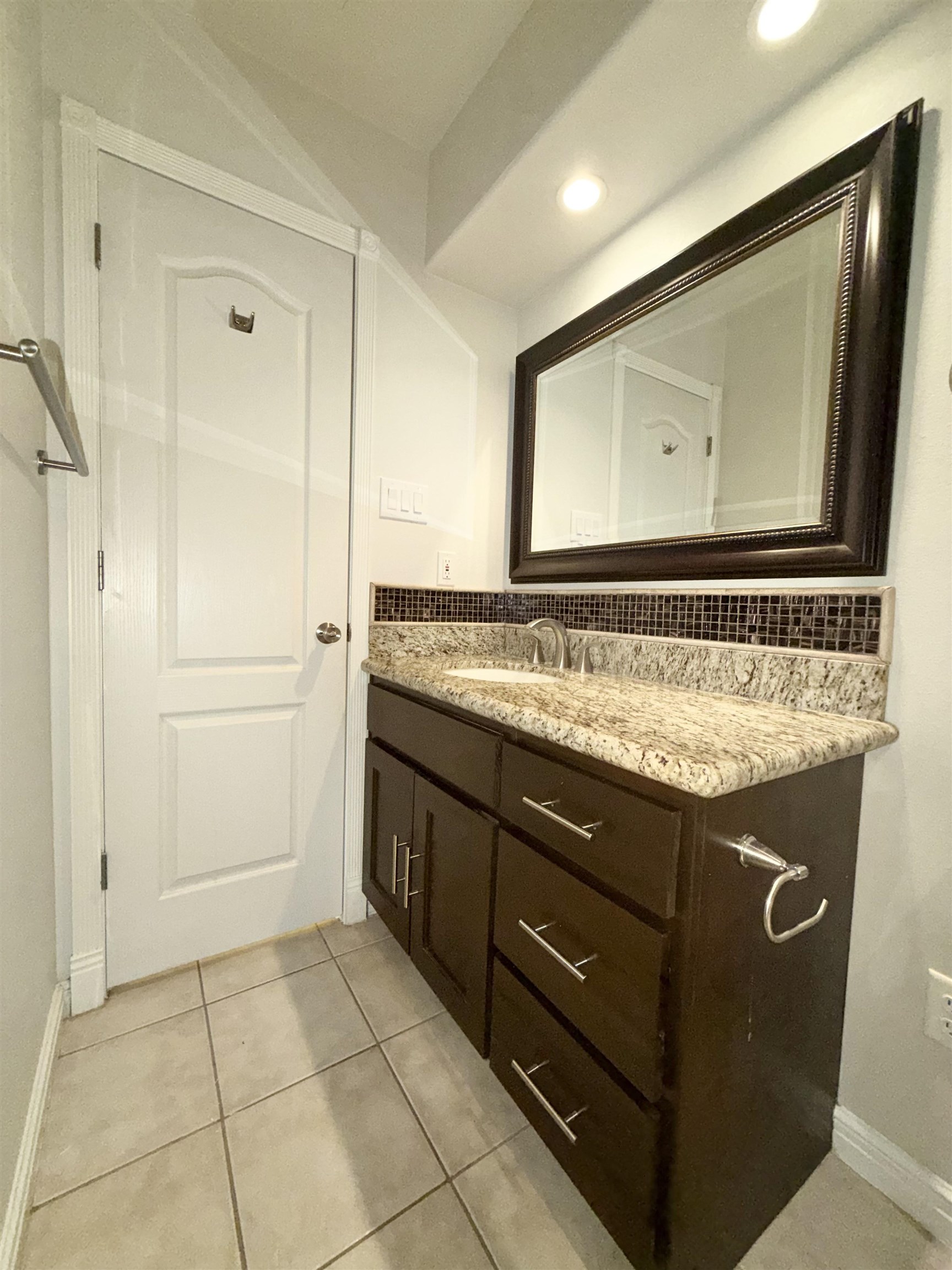 203 Martingale Ln 53 Property Photo 15
