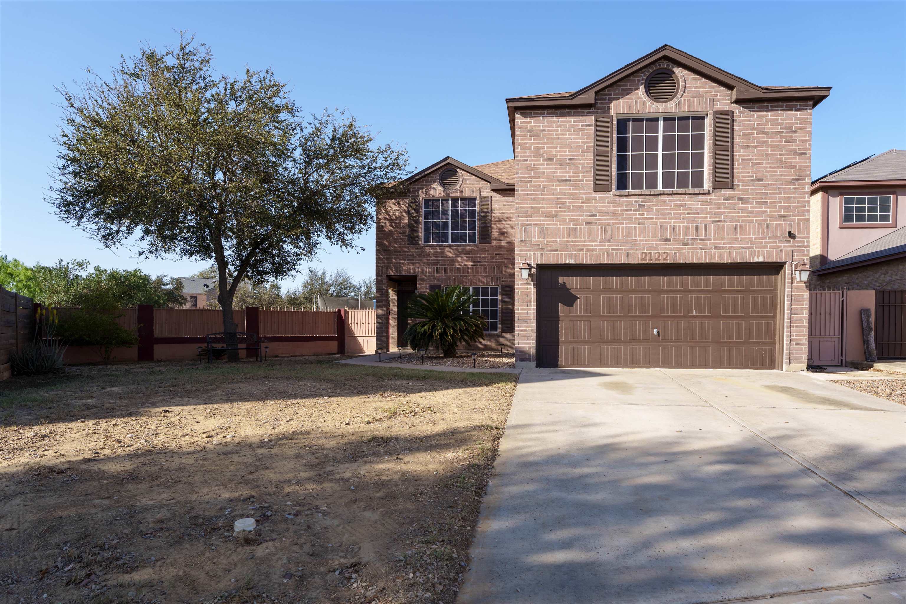 2122 Mallorca Dr Property Photo 1
