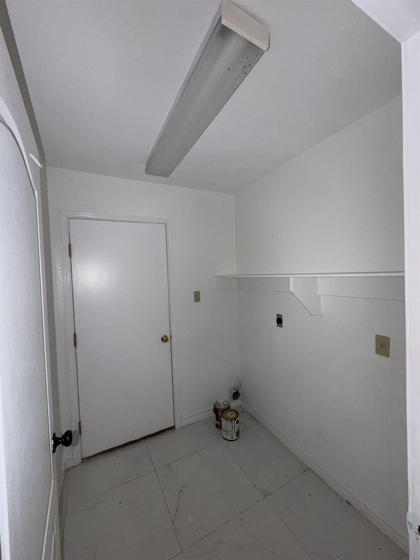 816 Witherspoon Lp Property Photo 2