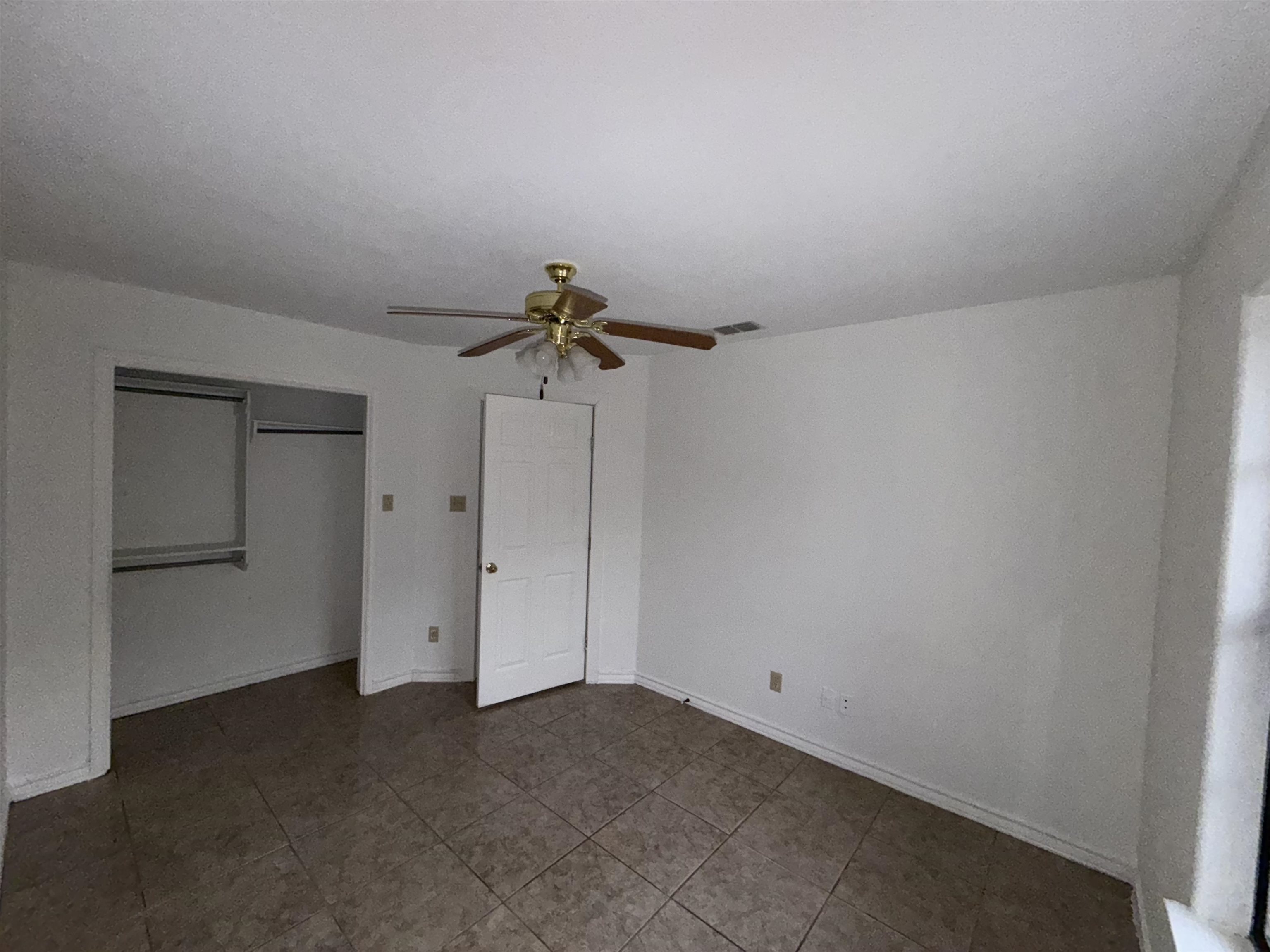 816 Witherspoon Lp Property Photo 3