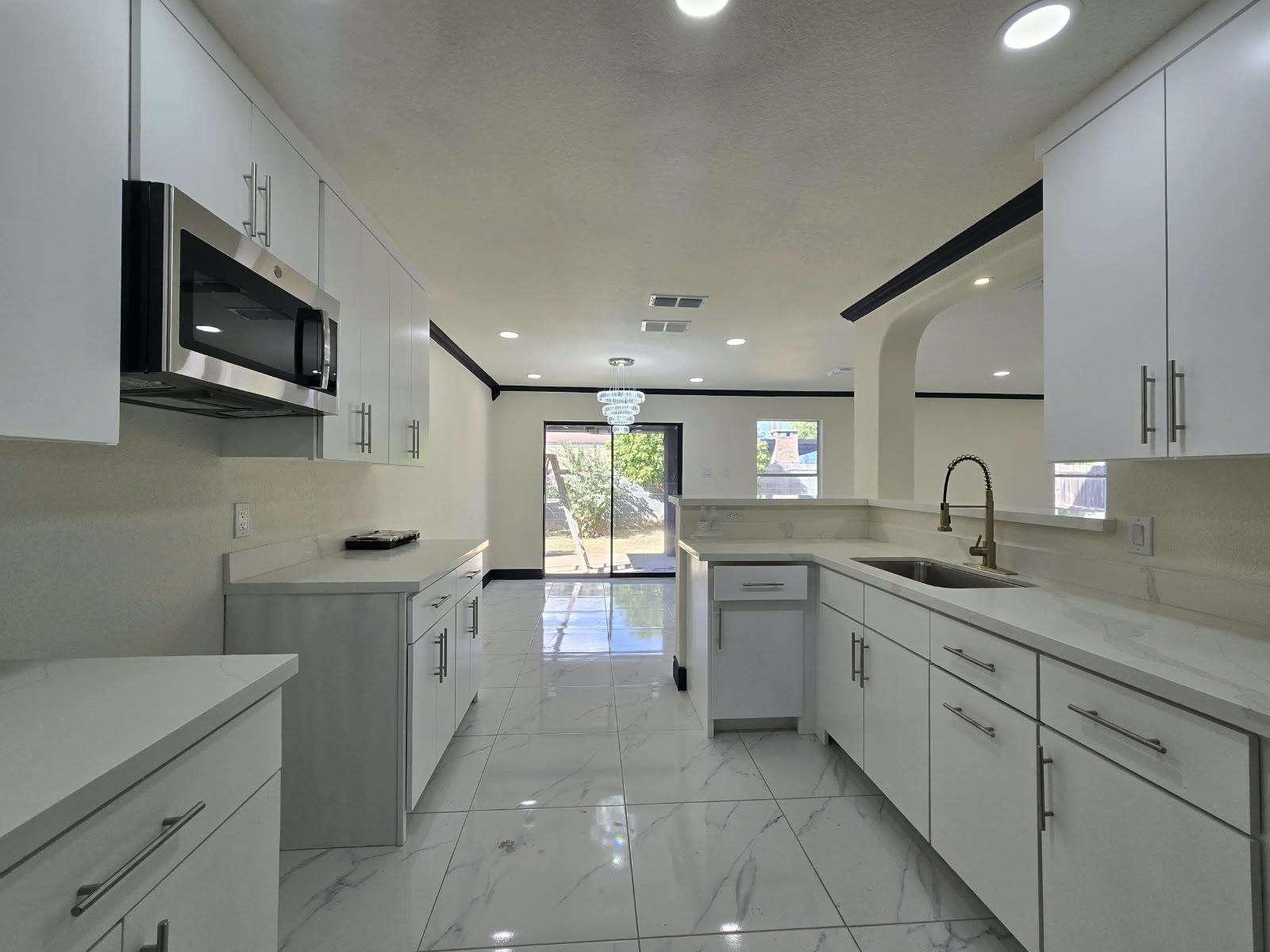 2424 Alegria St Property Photo 6