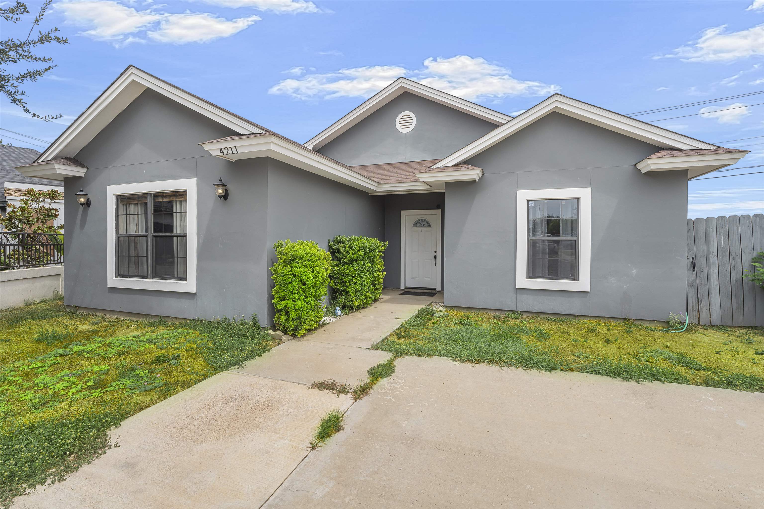 4211 Marcy Property Photo 1