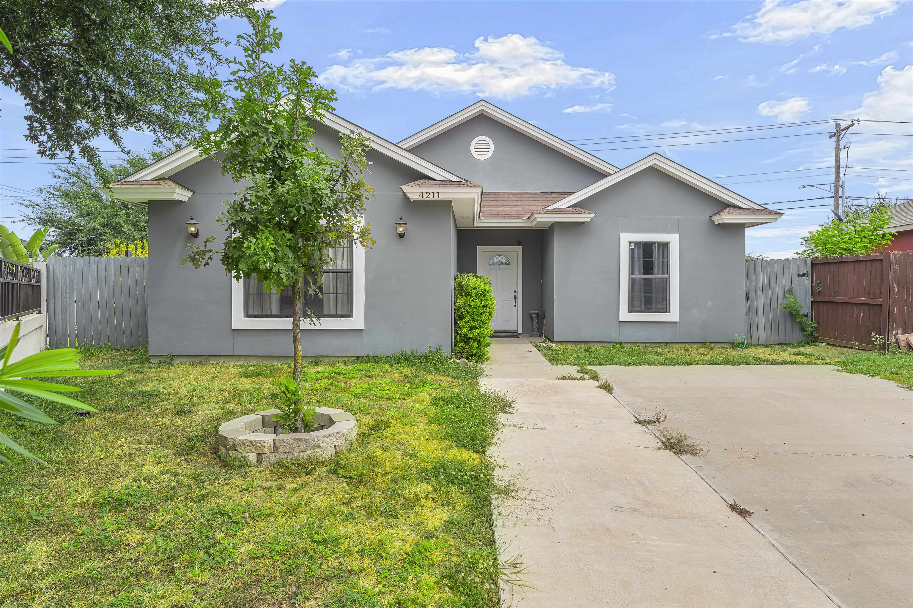 4211 Marcy Property Photo 2