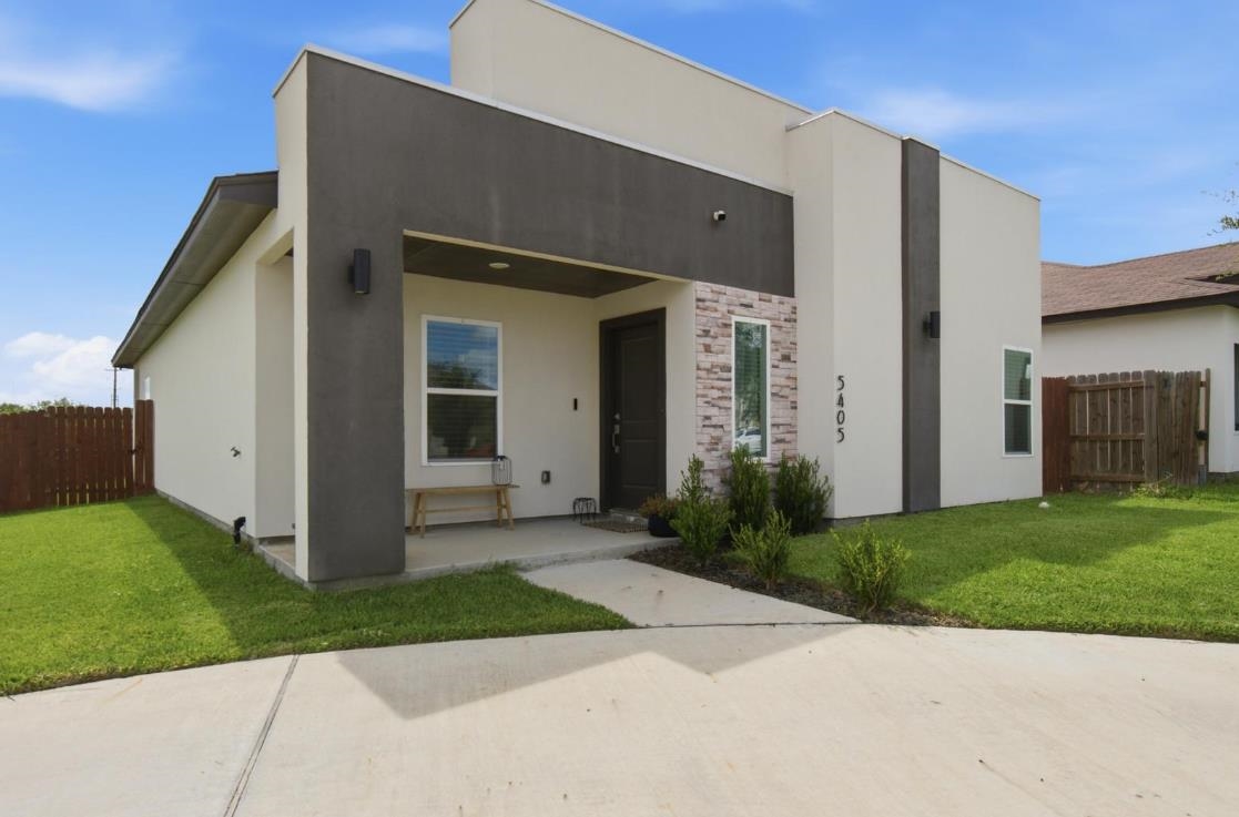 5405 Travesia Ct. Property Photo 2