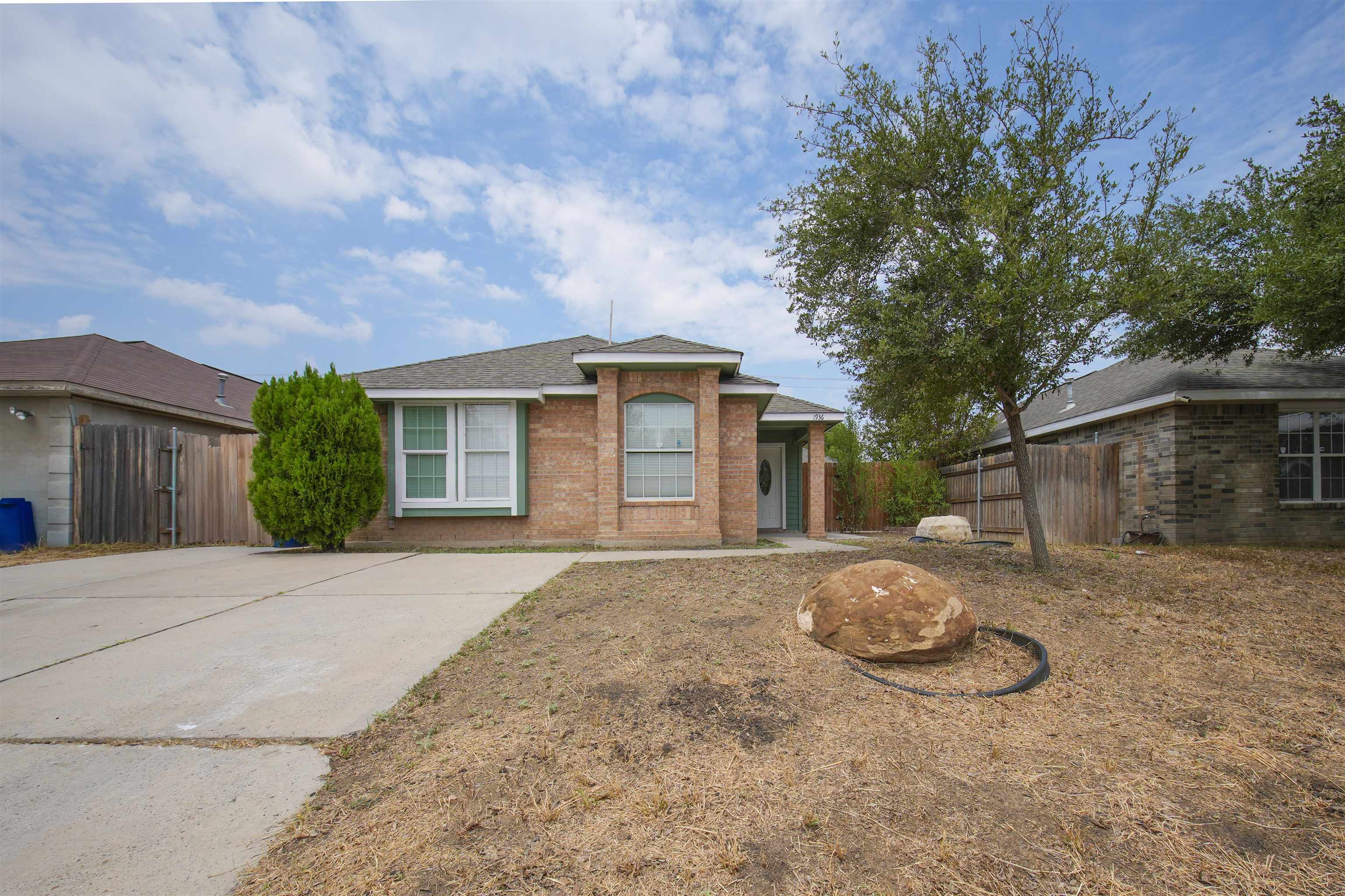 1936 Denmark Ln Property Photo 1