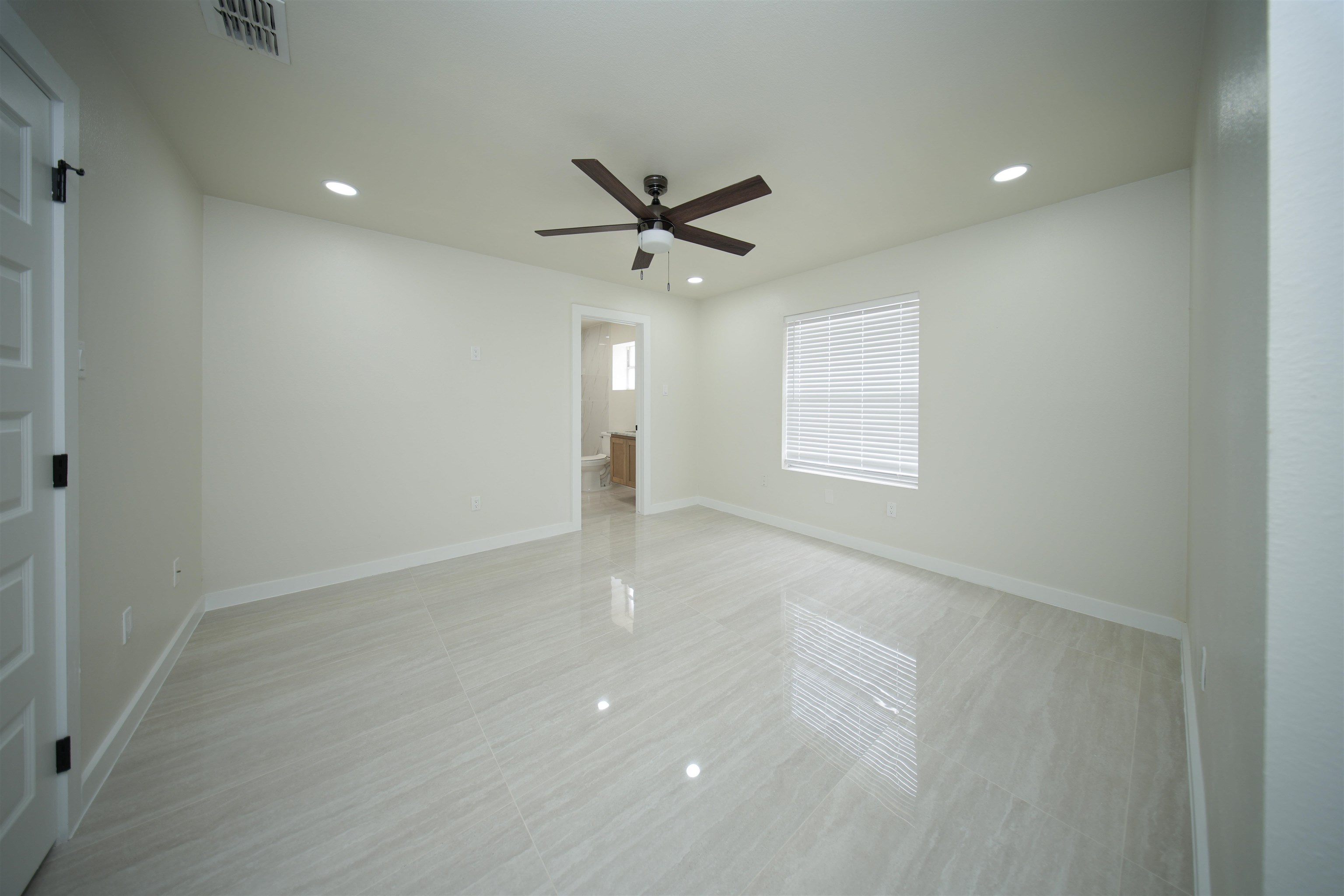 1936 Denmark Ln Property Photo 17