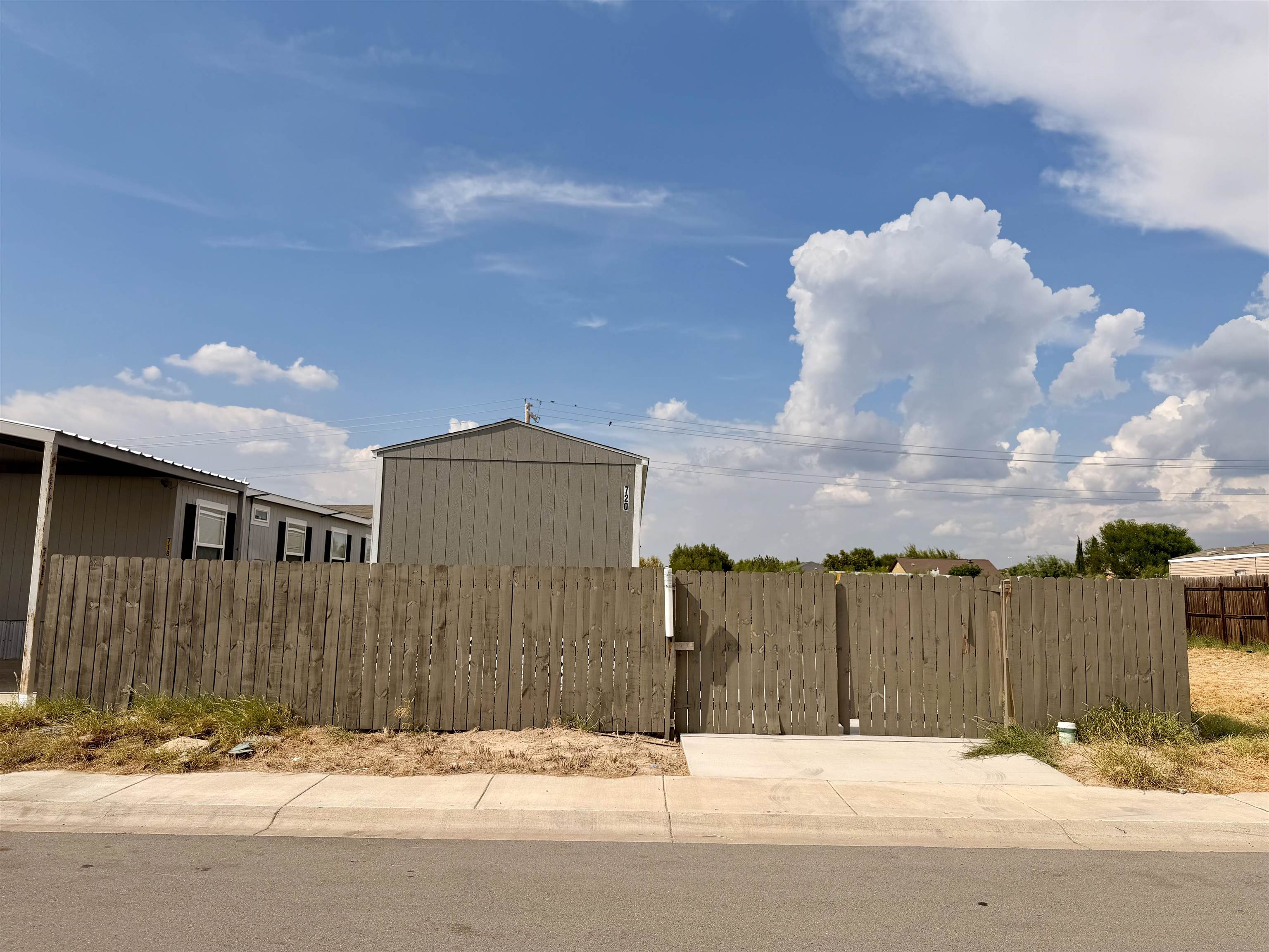 720 BIGLEAF DR. Property Photo 1