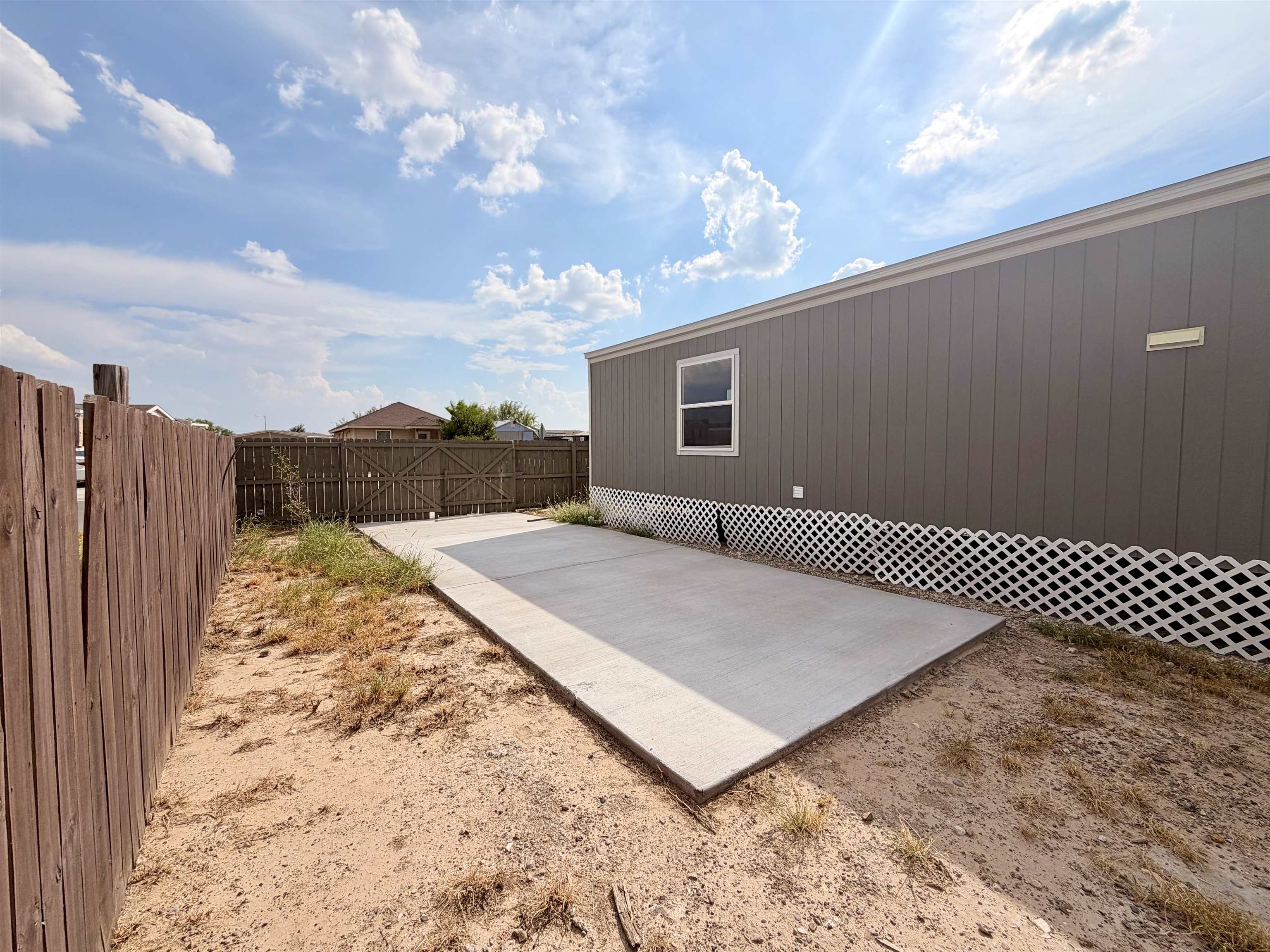 720 Bigleaf Dr. Property Photo 4