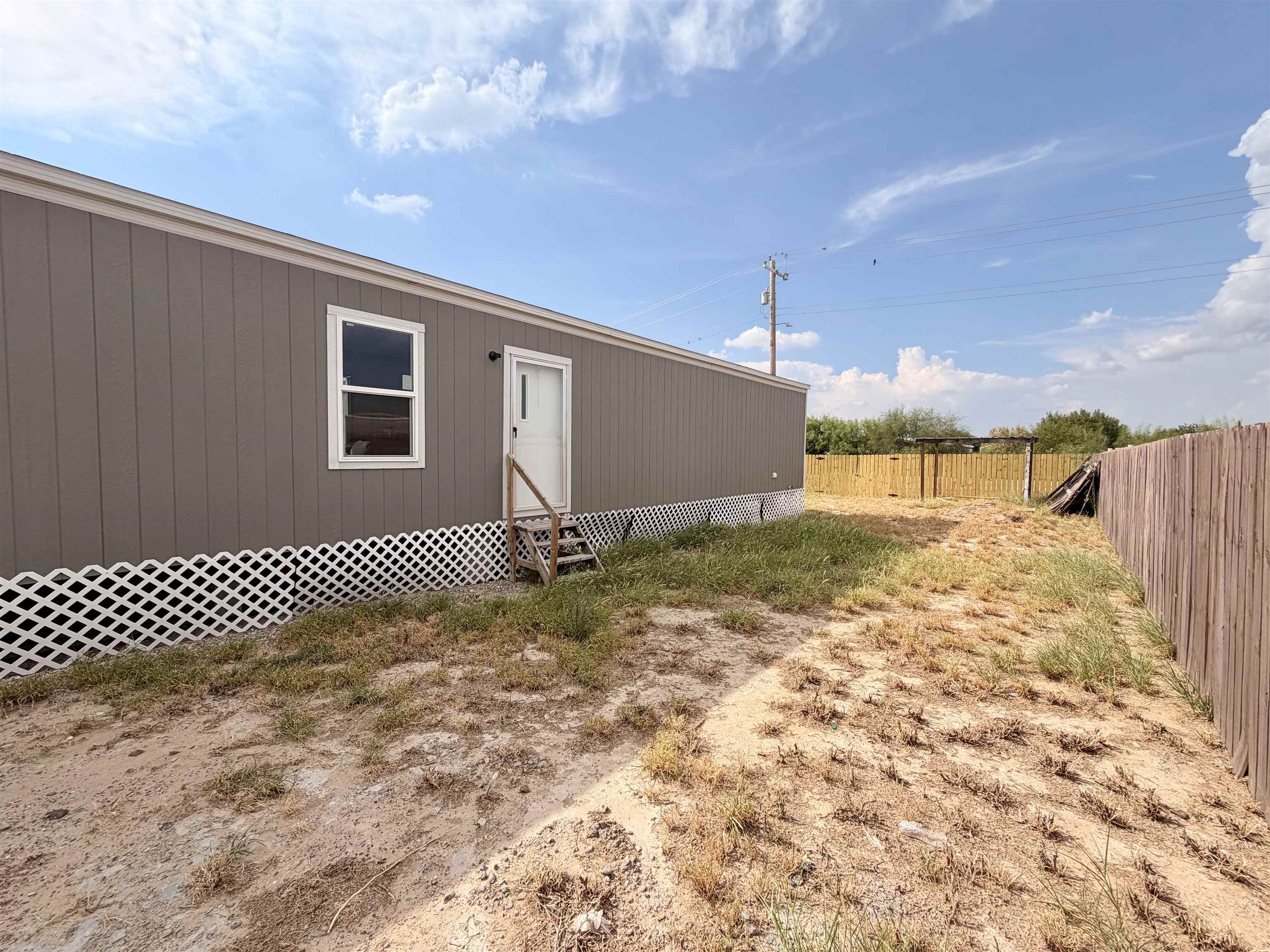 720 Bigleaf Dr. Property Photo 5