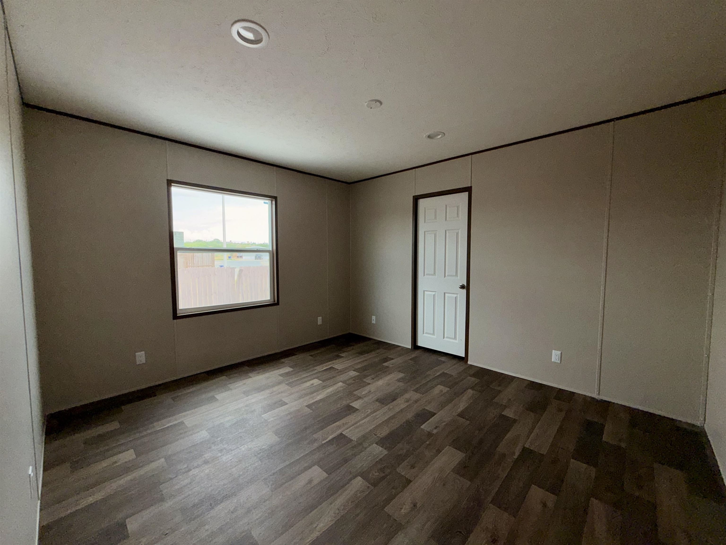 720 Bigleaf Dr. Property Photo 9
