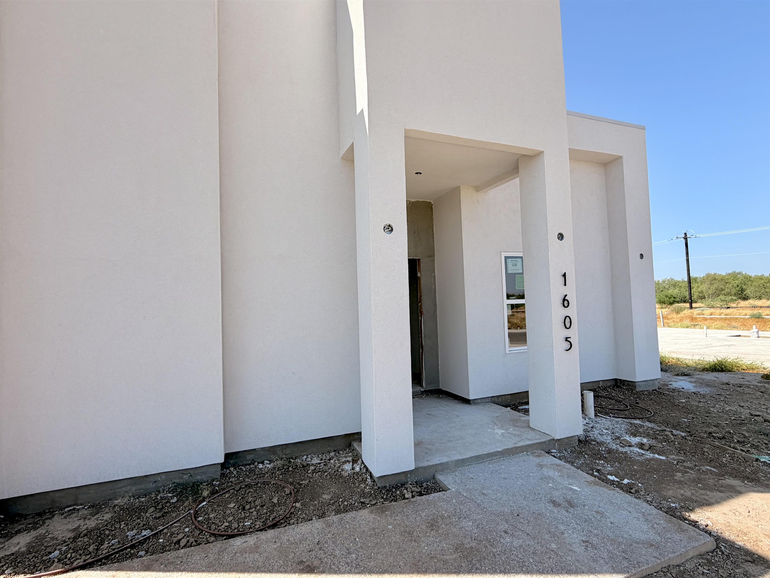 1605 Secretaria Ln. Property Photo 2