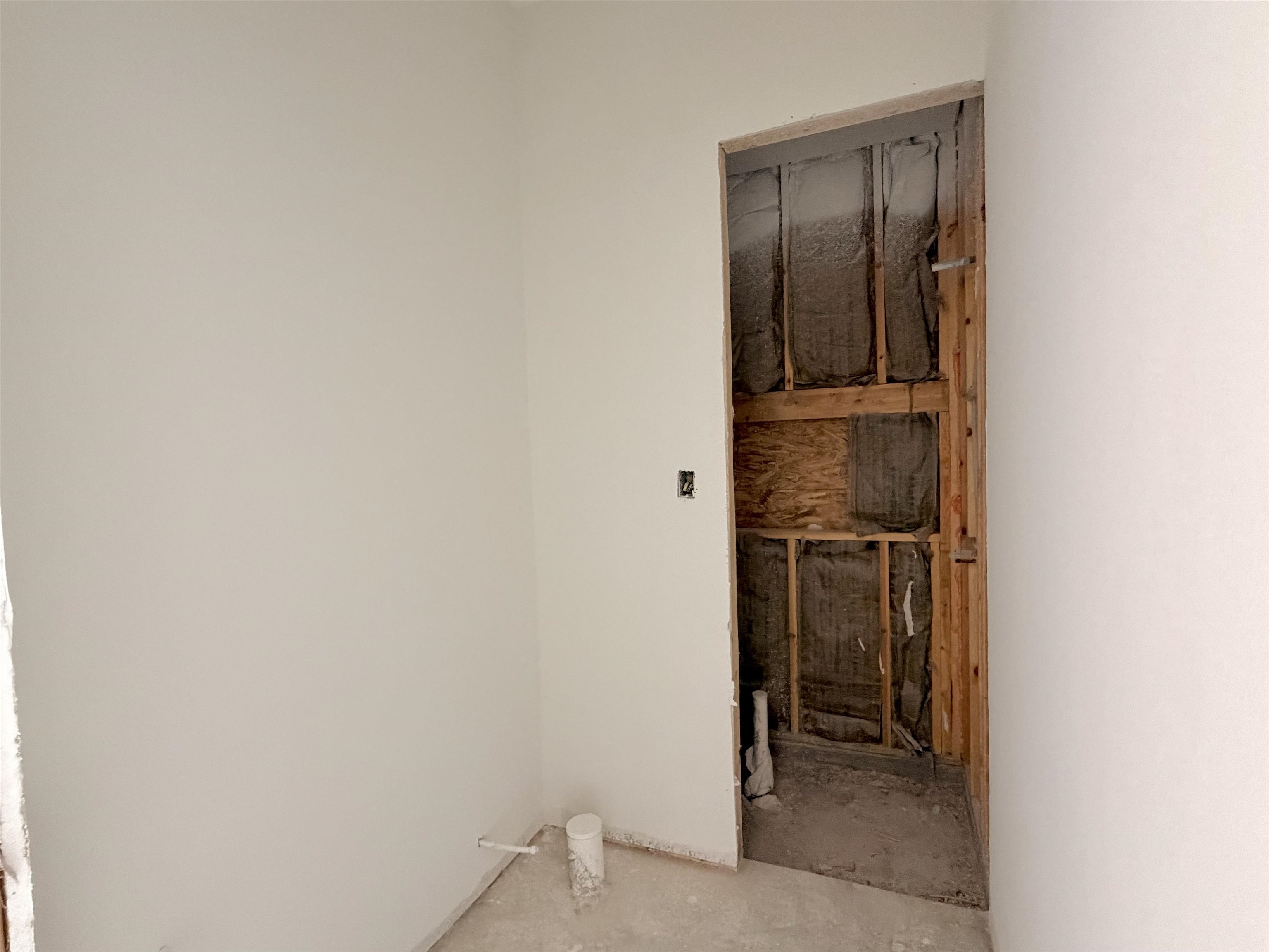 1605 Secretaria Ln. Property Photo 5