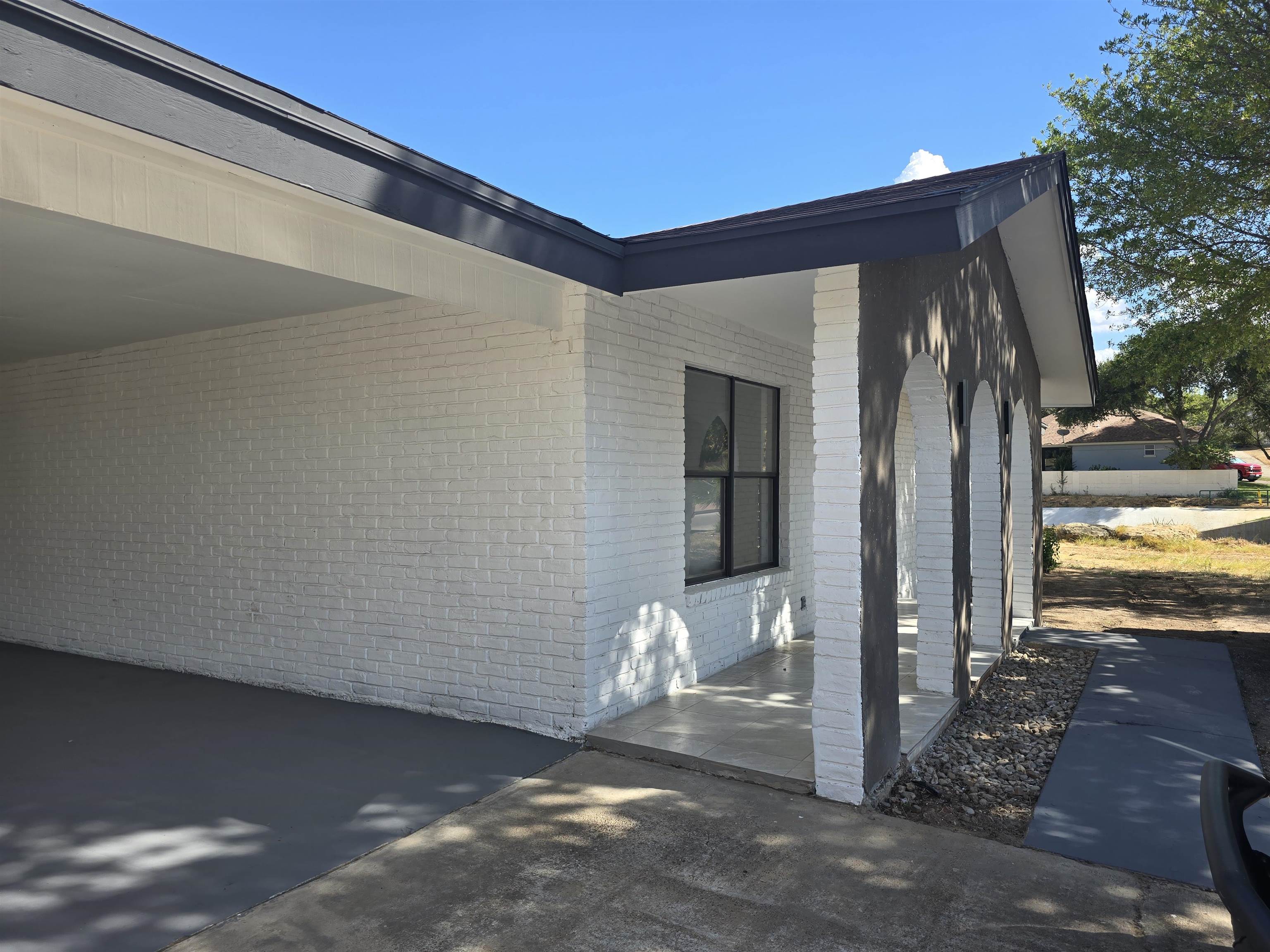 222 Century Blvd Property Photo 5