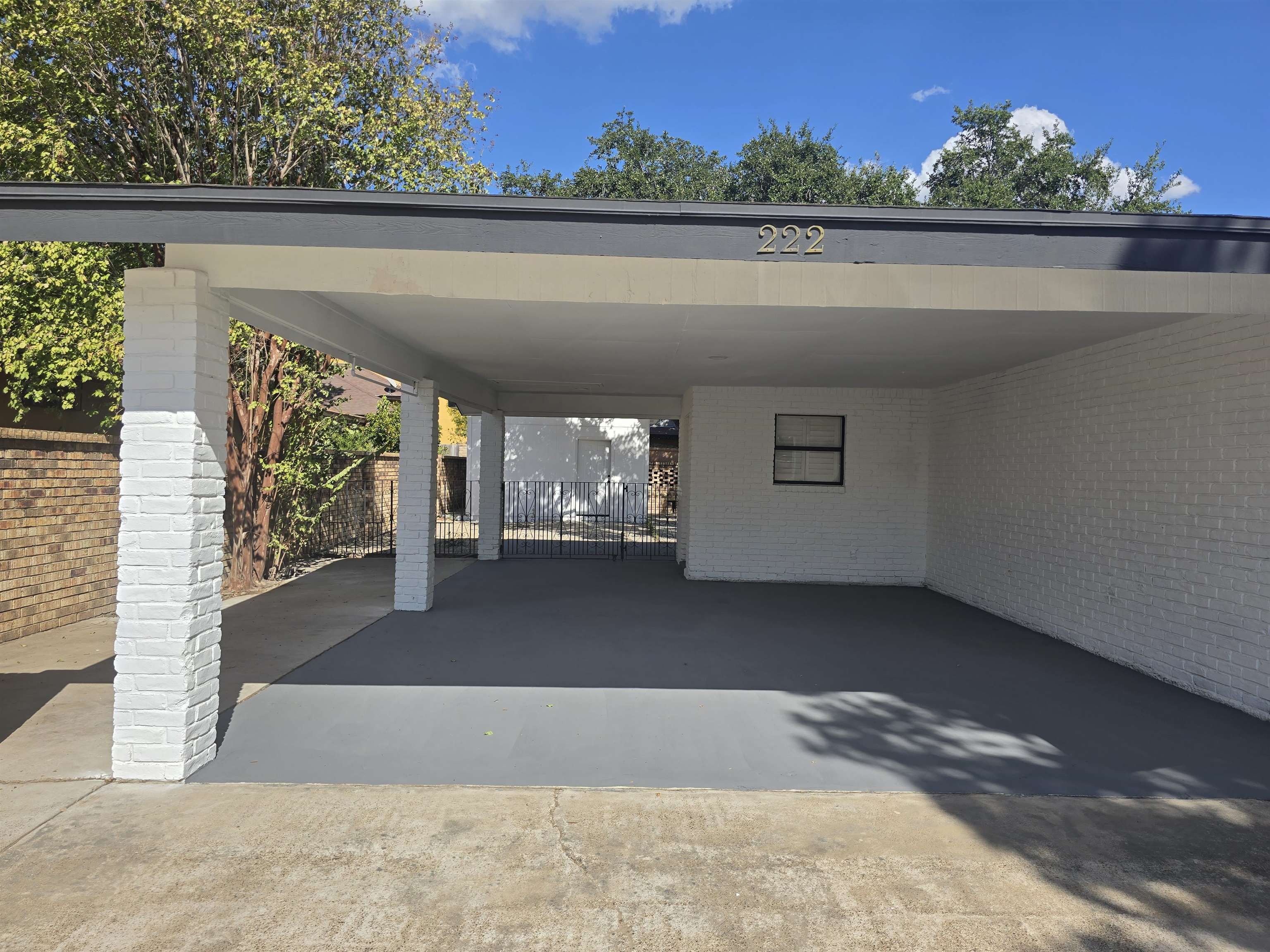 222 Century Blvd Property Photo 6
