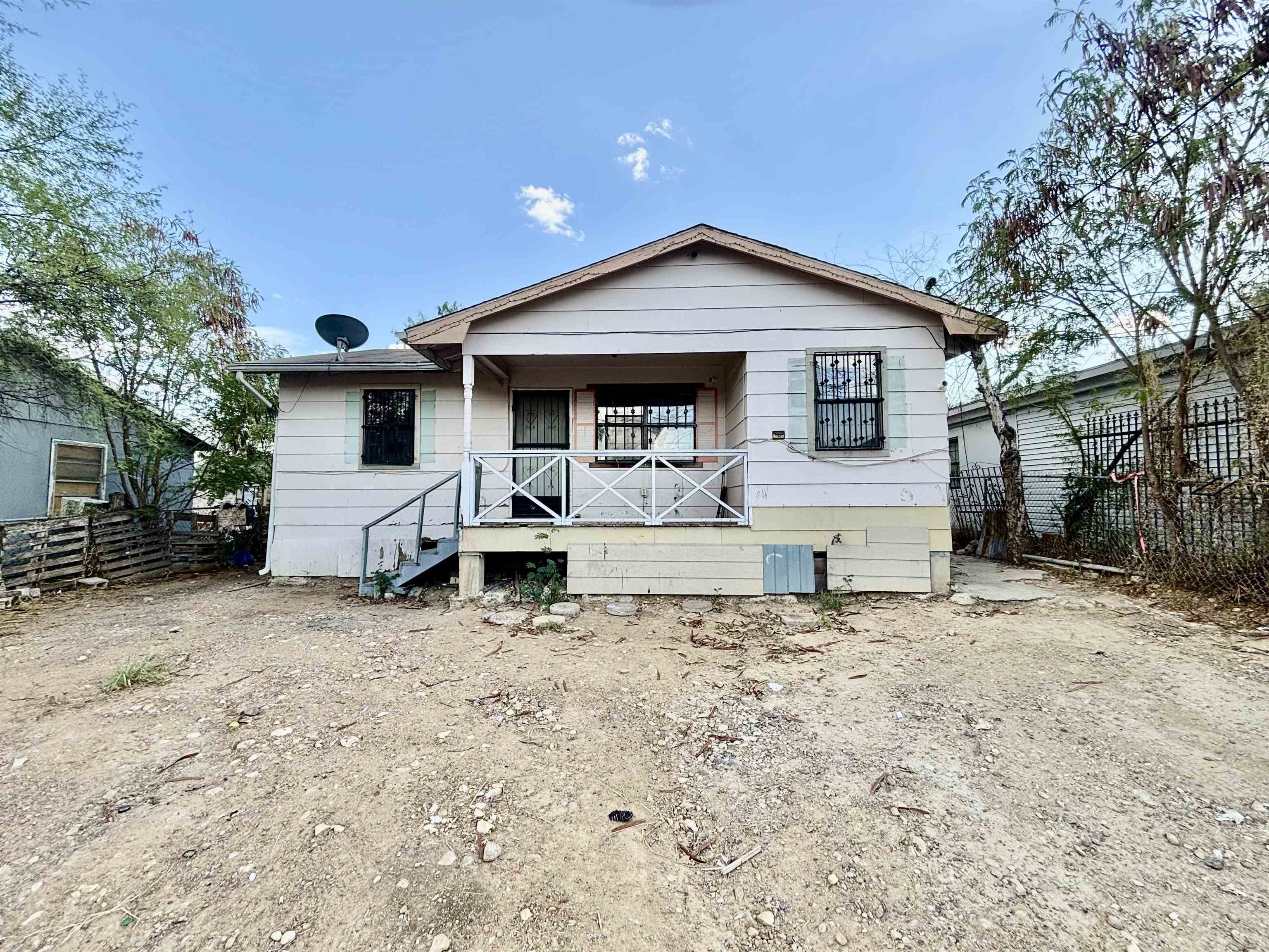 2507 San Salvador St Property Photo 1