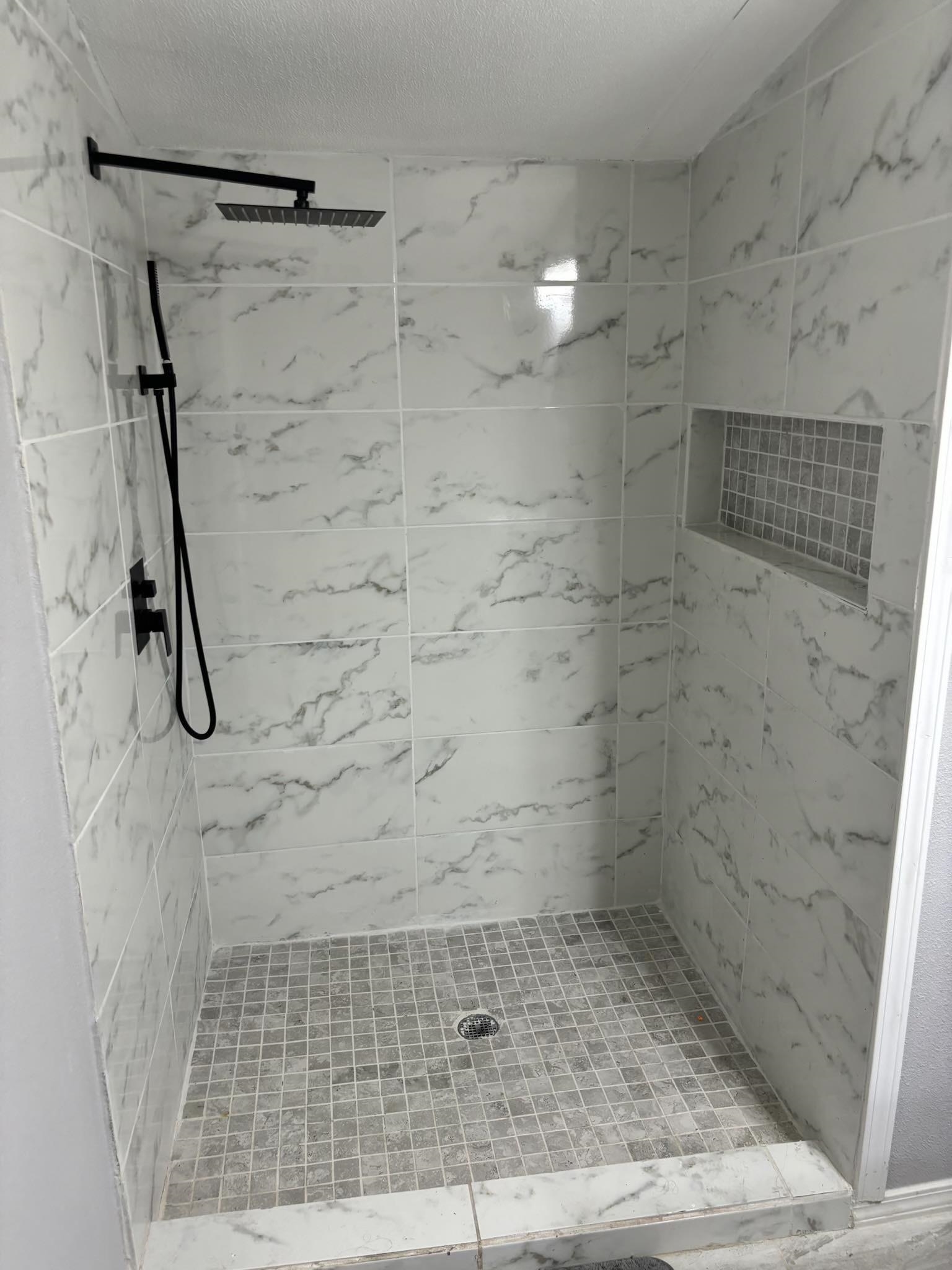 637 Hortensia Ln Property Photo 3