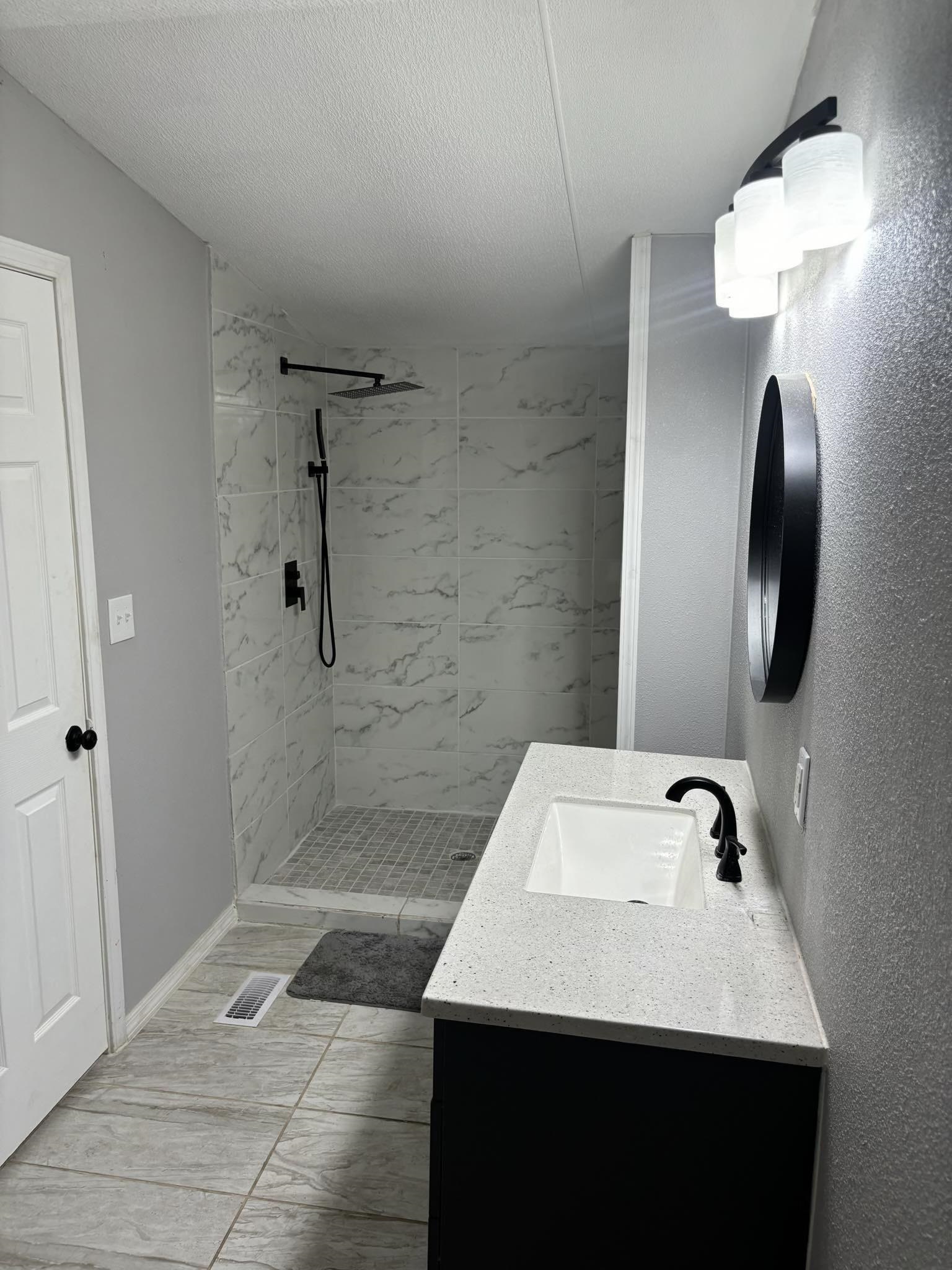 637 Hortensia Ln Property Photo 4