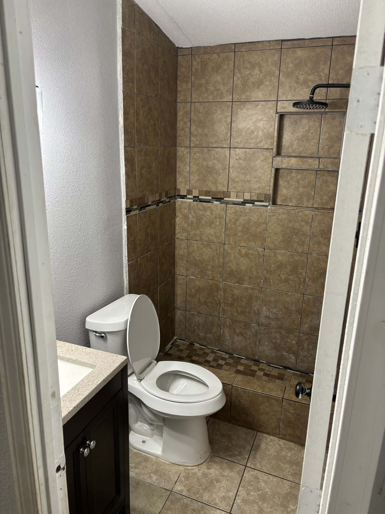 637 Hortensia Ln Property Photo 7