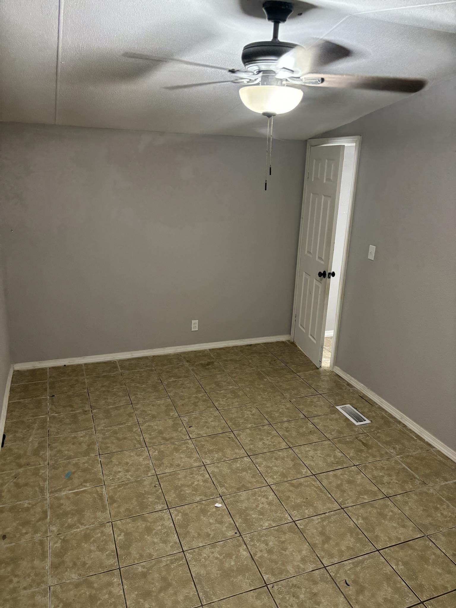 637 Hortensia Ln Property Photo 8