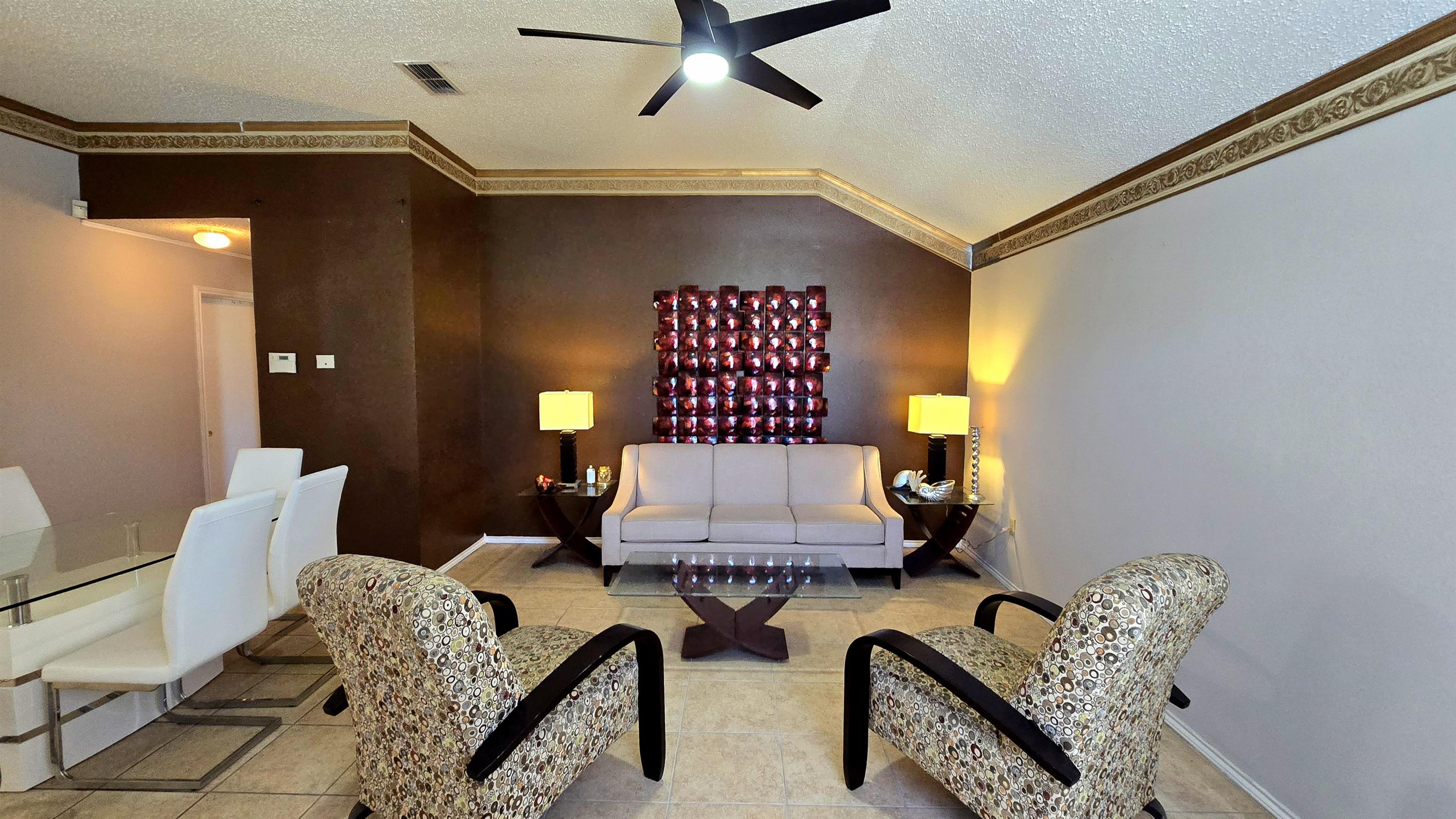 737 Royal Palm Dr Property Photo 4