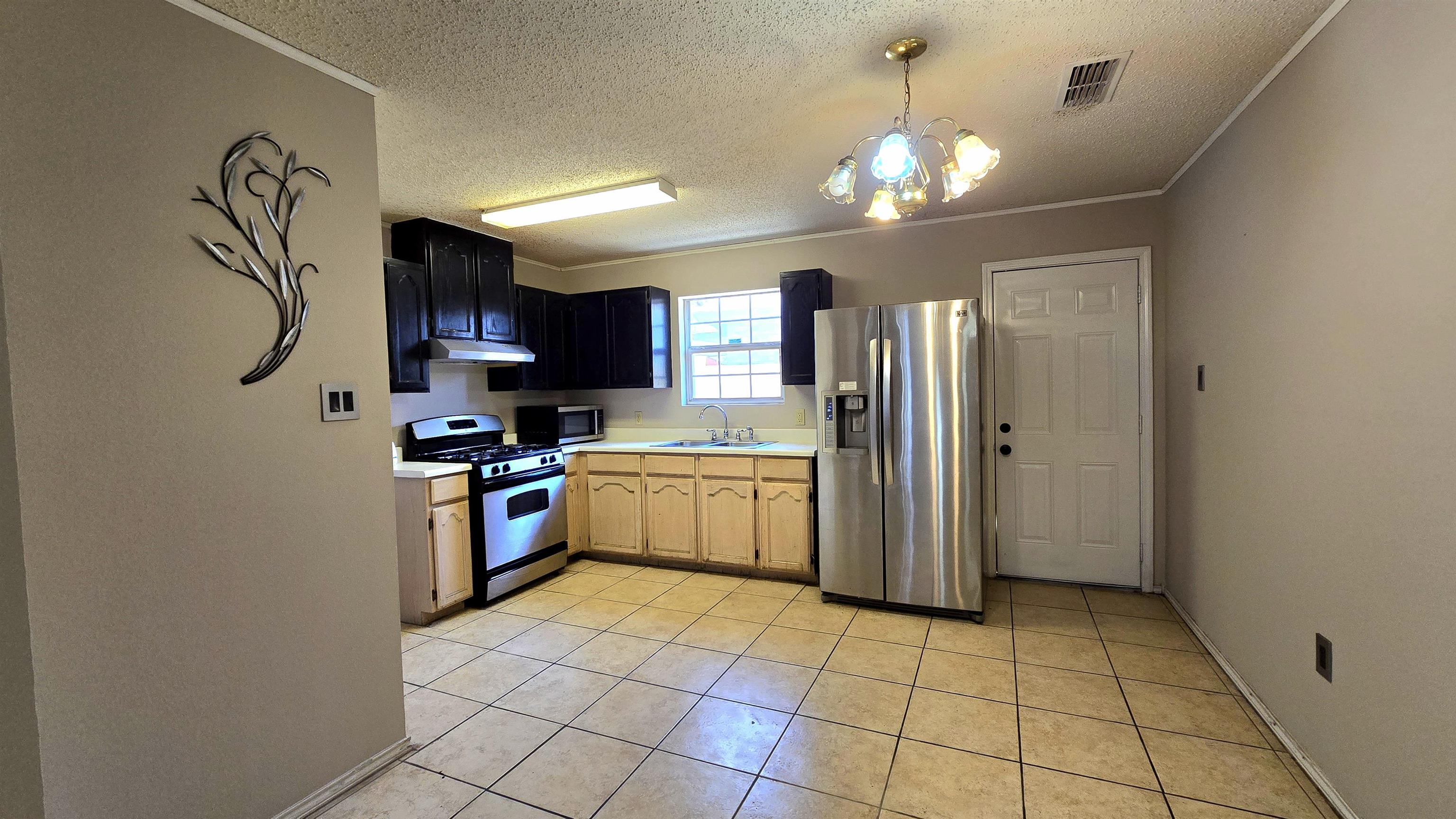 737 Royal Palm Dr Property Photo 6