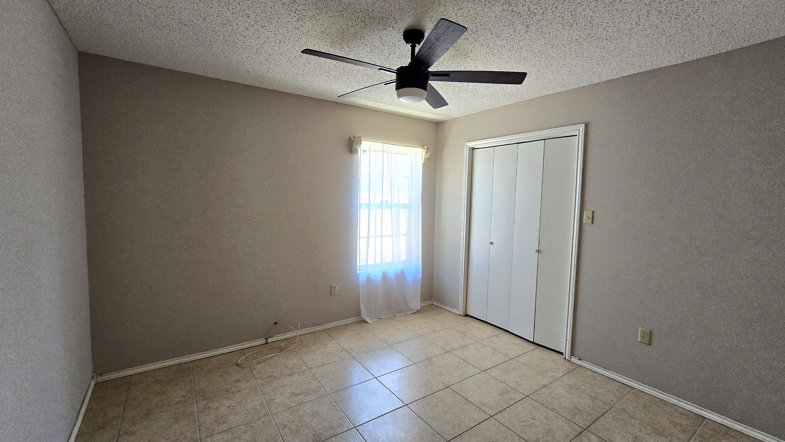 737 Royal Palm Dr Property Photo 8