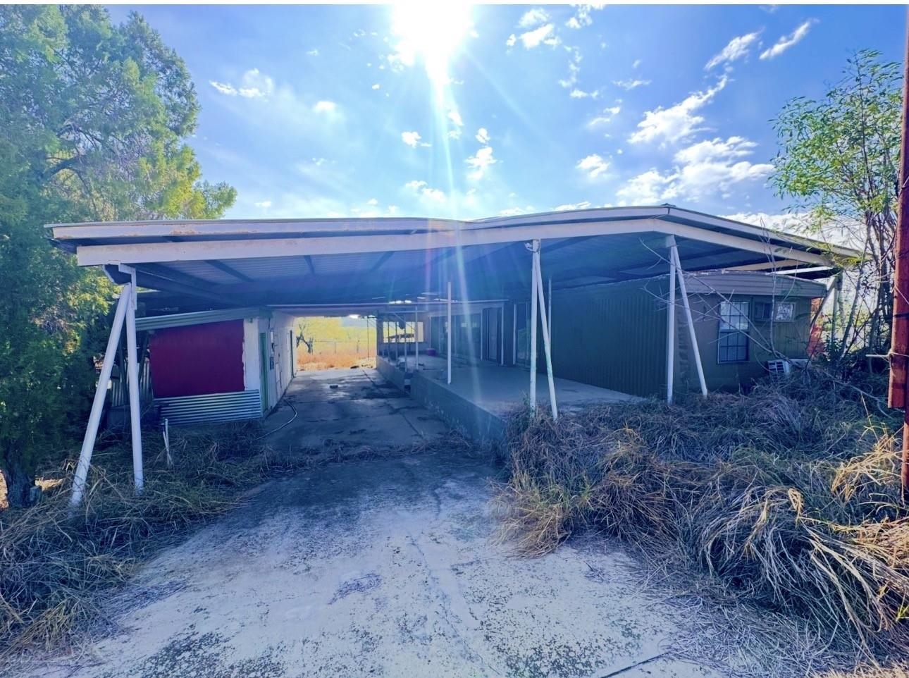 1608 Siesta Ln Property Photo 1