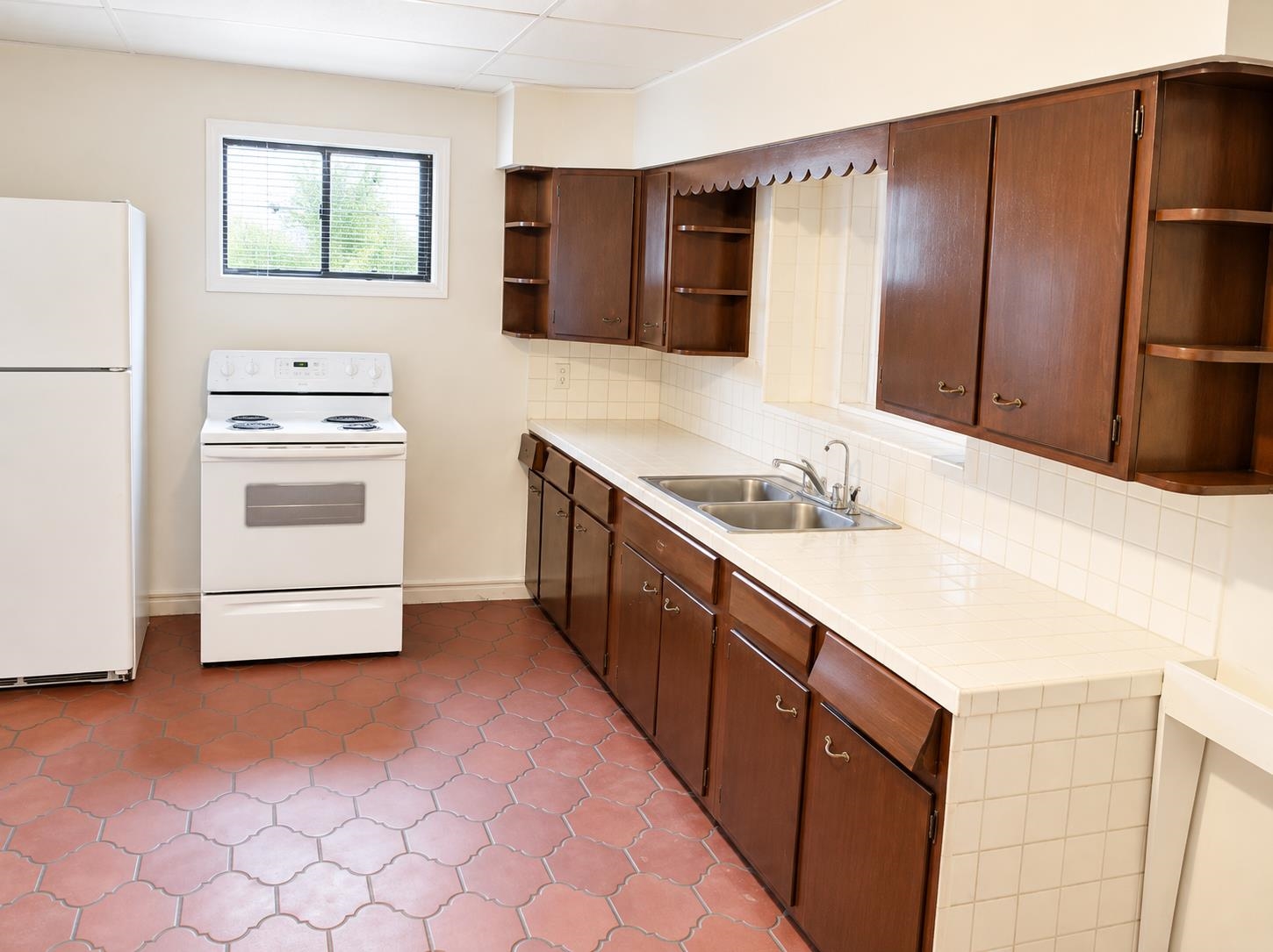 2302 E Lyon St Property Photo 12