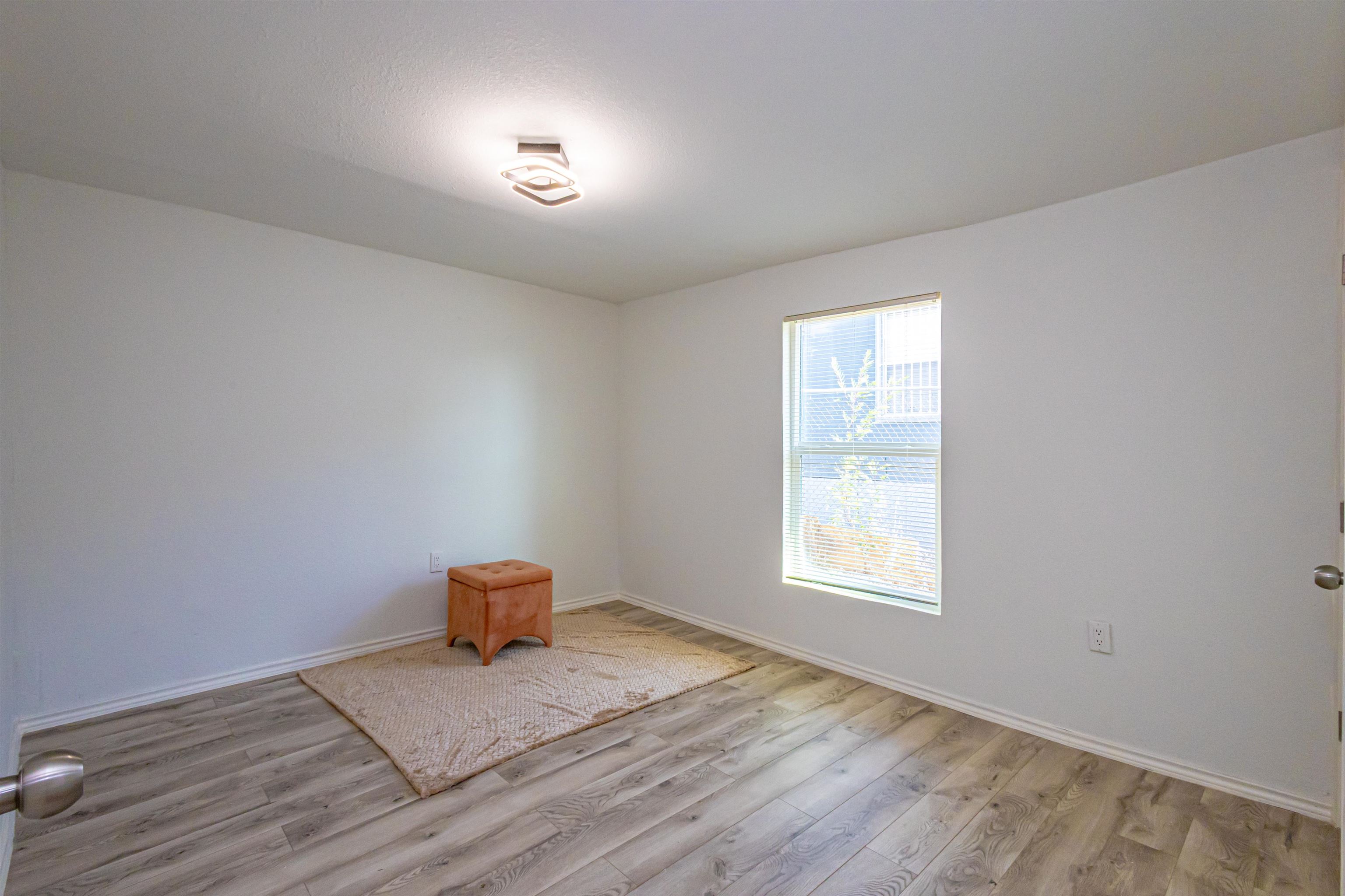 2916 S Martin Ave Property Photo 23