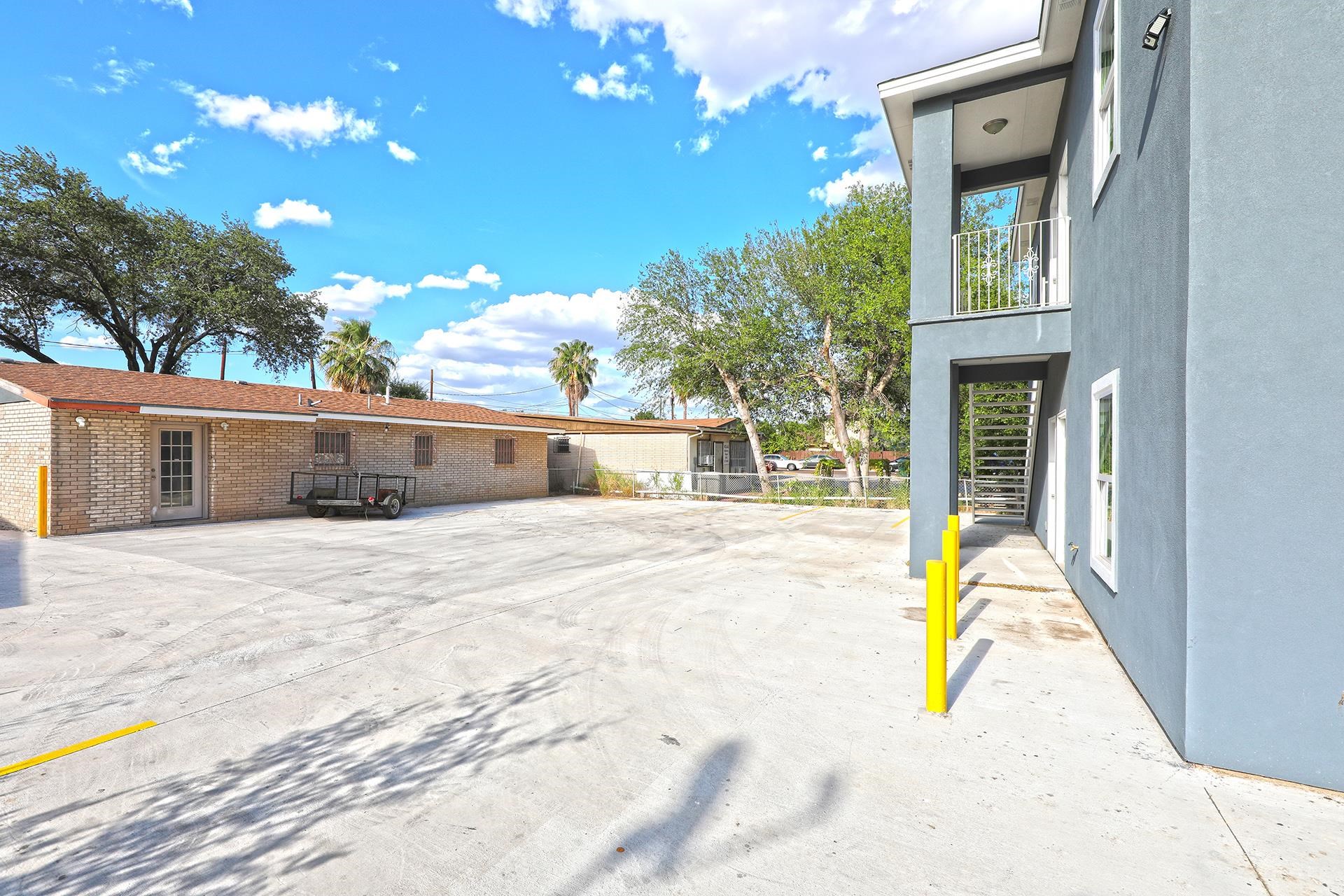 1215 Bustamante St 4 Property Photo 3