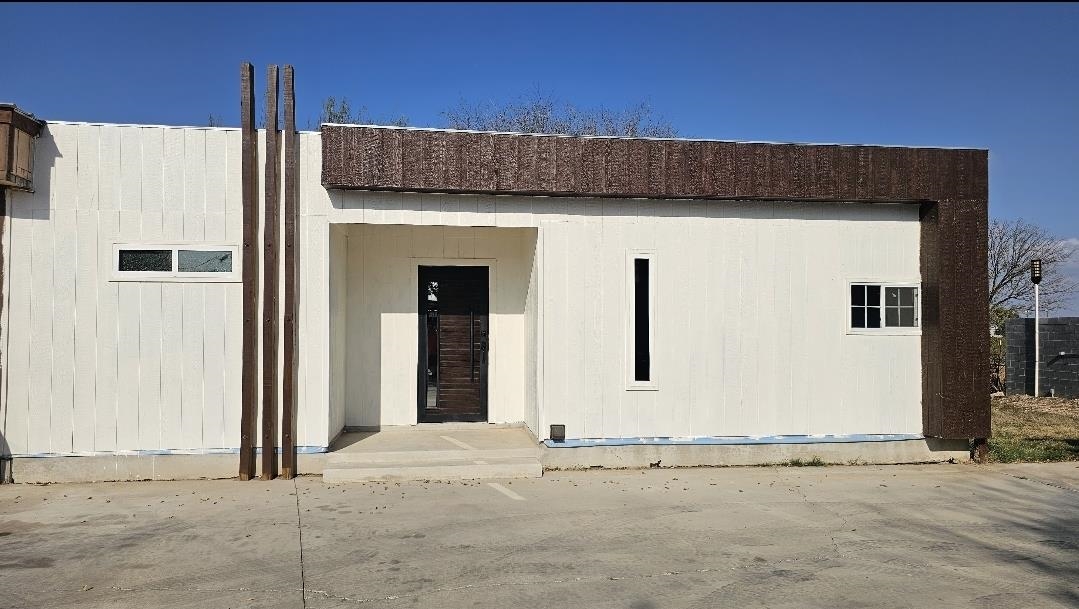 619 S Meadow Ave Property Photo 4