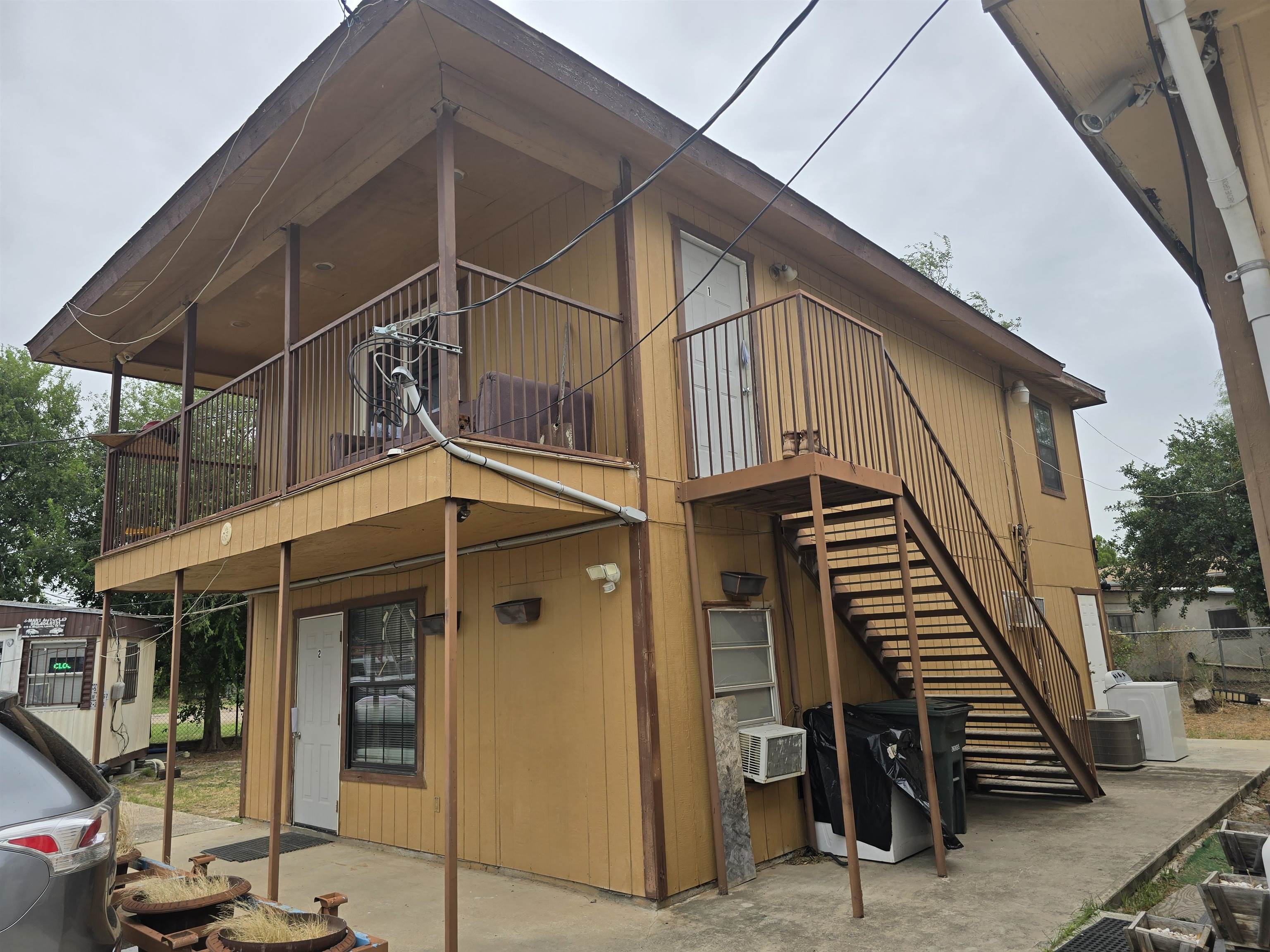 619 S Meadow Ave Property Photo 8