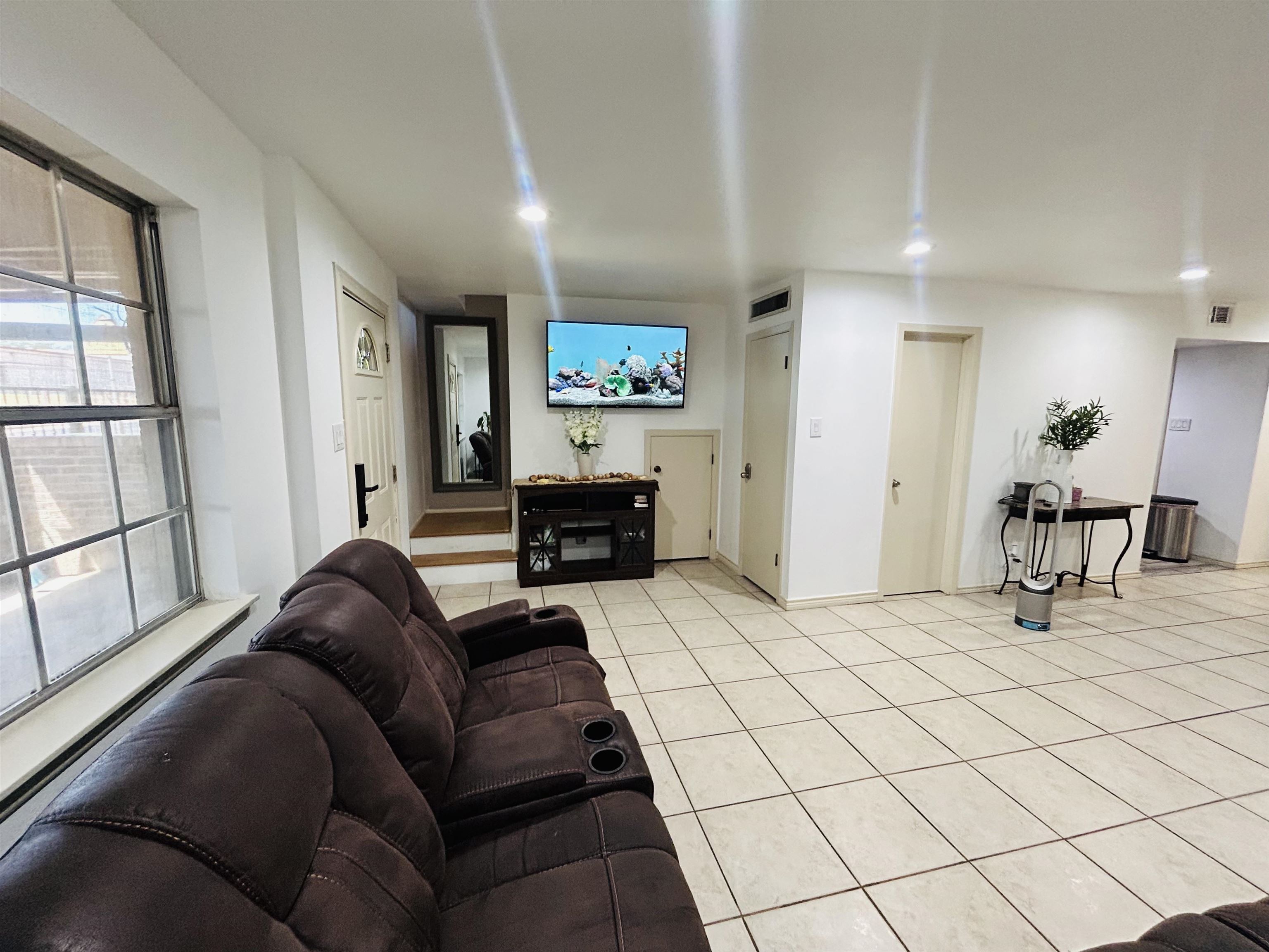 2510 Montgomery St 10b Property Photo 6