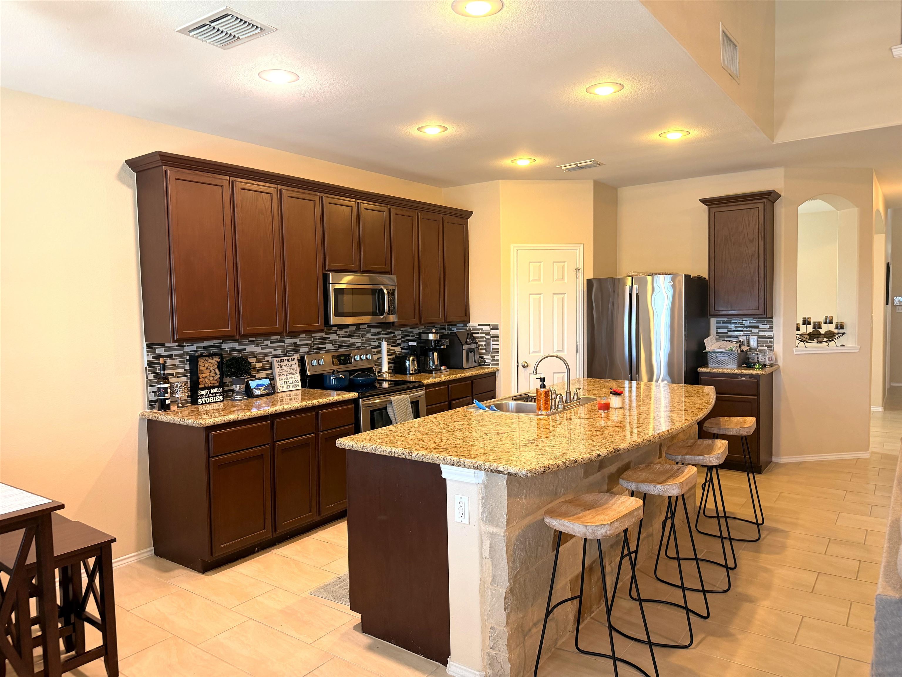 119 Date Palm Dr. Property Photo 12