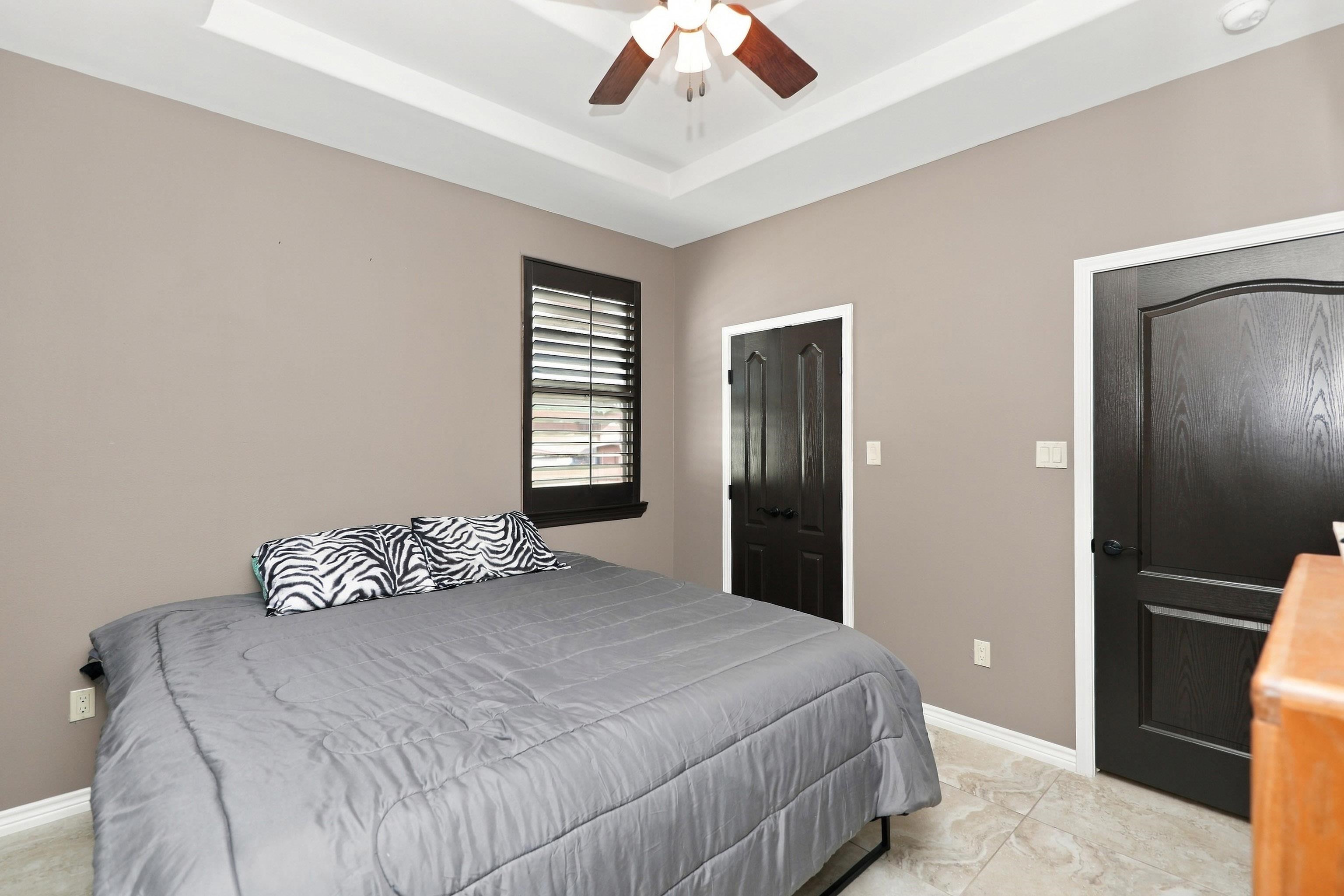 7605 Patricia Highsmith Dr Property Photo 24