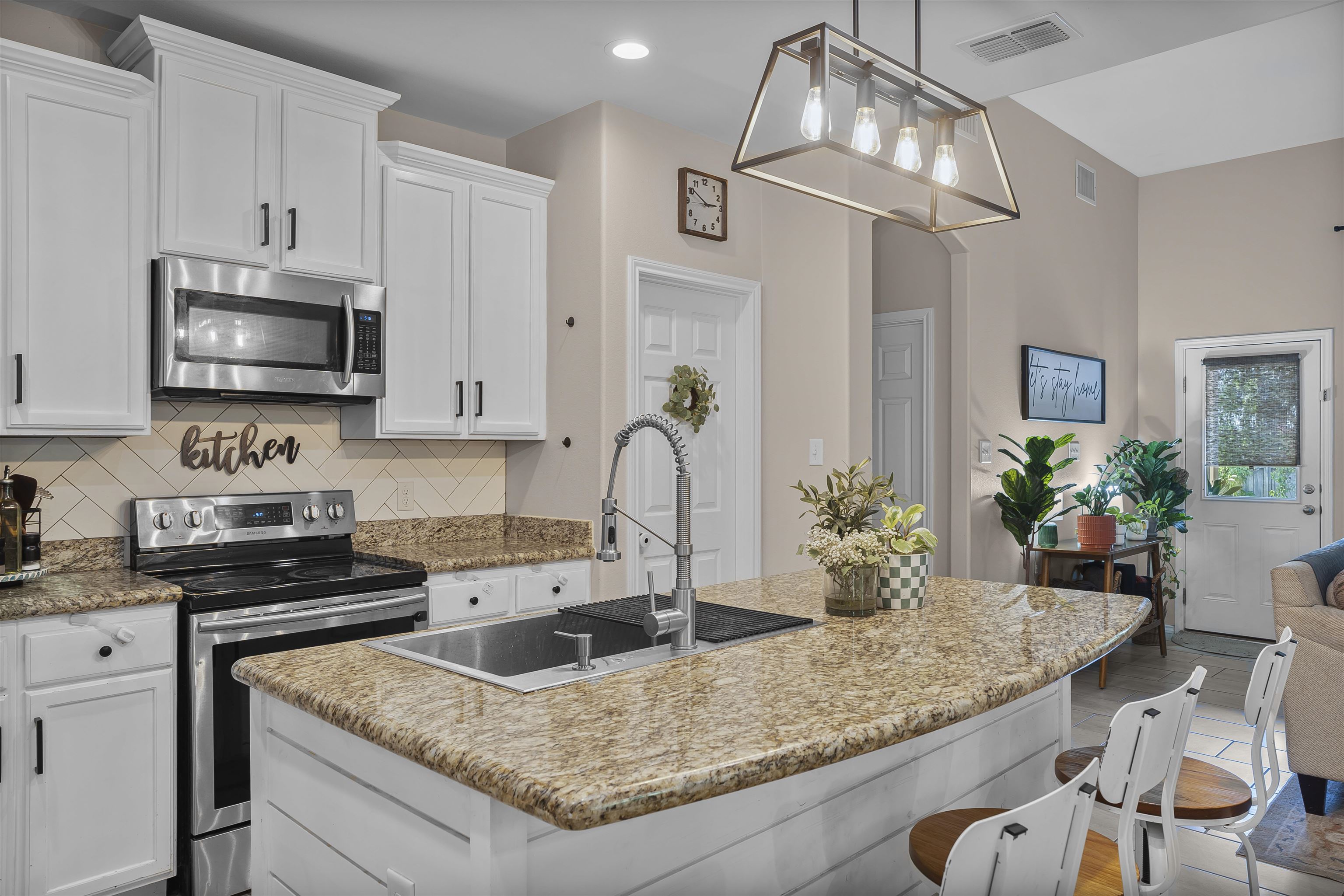 11222 Sierra Gorda Dr Property Photo 6