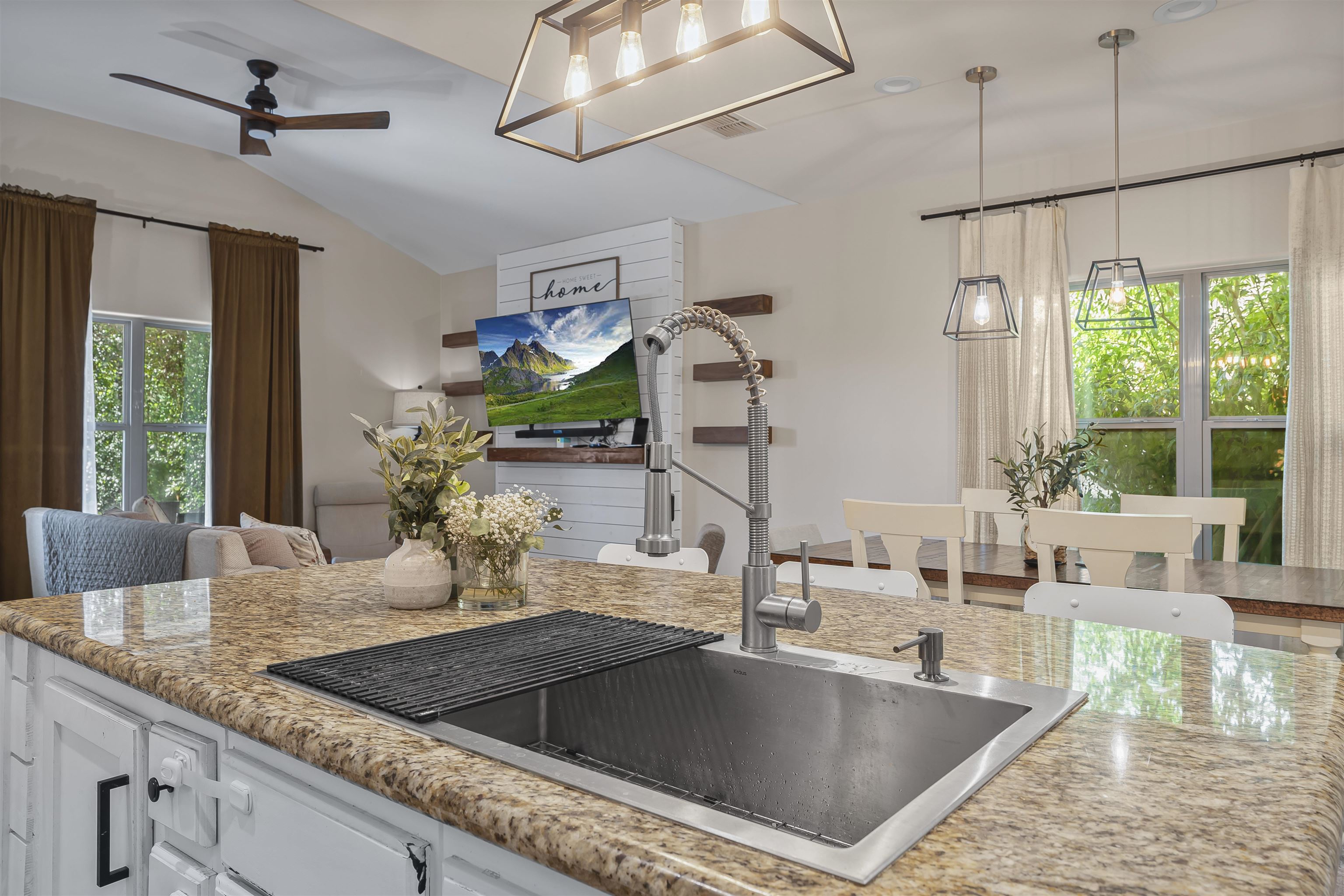 11222 Sierra Gorda Dr Property Photo 8