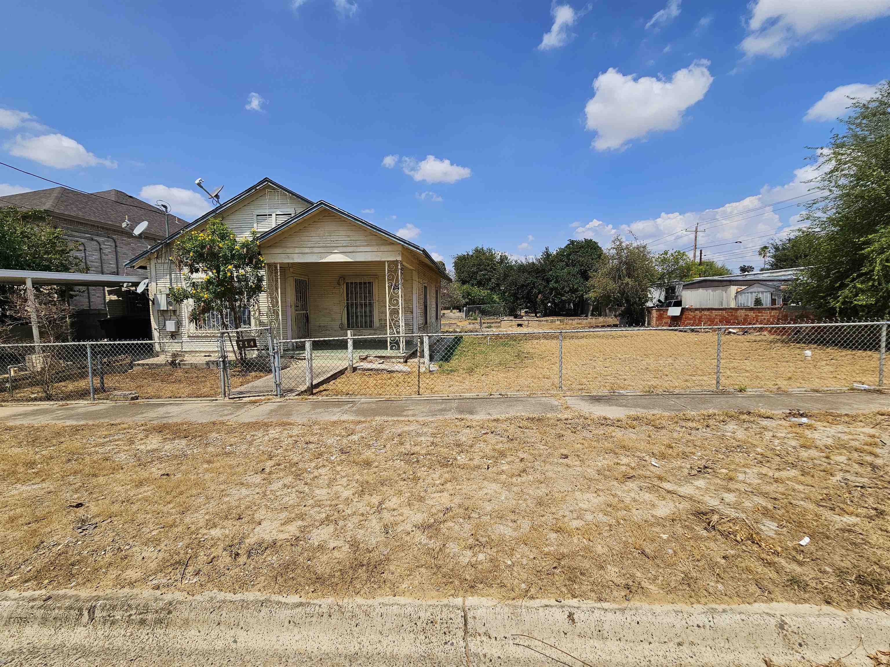 714 Guerrero St Property Photo 4