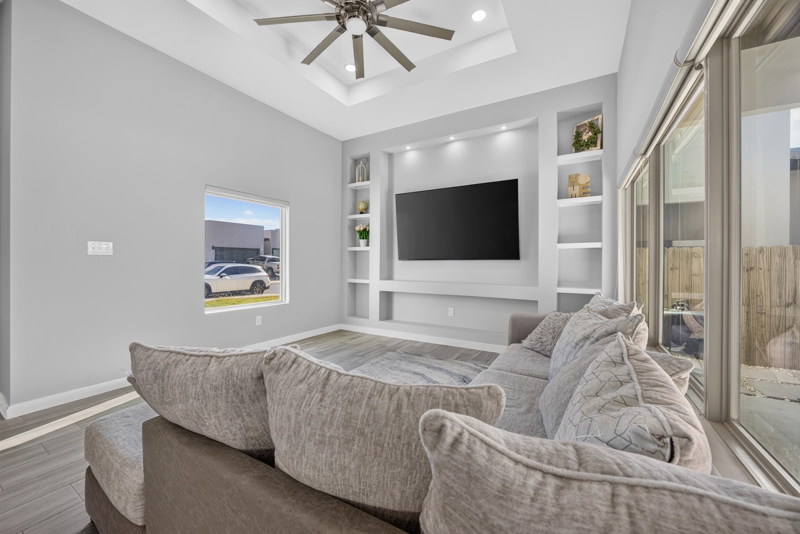 1616 Jerez Lp. Property Photo 6