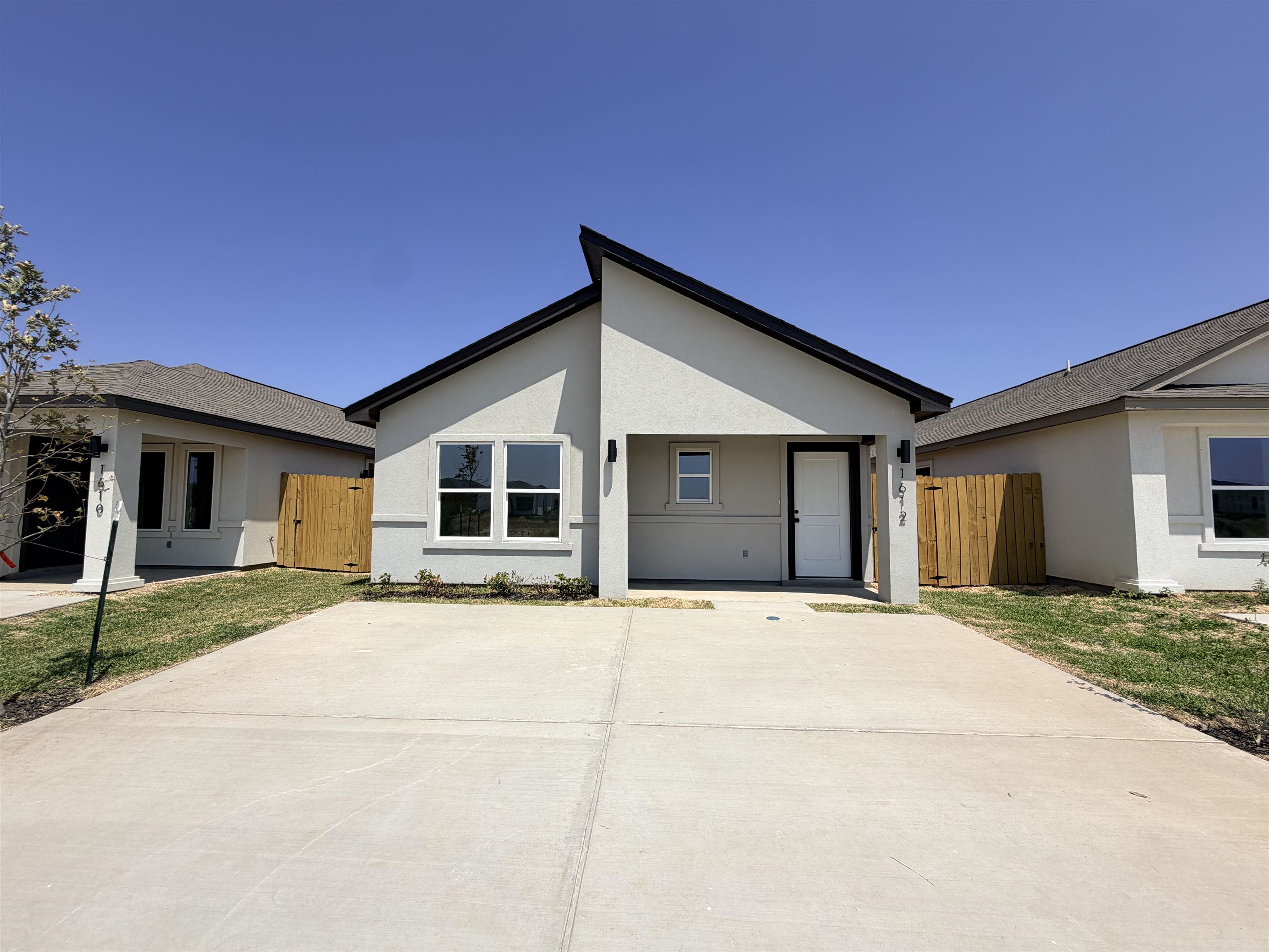1612 Materia Dr. Property Photo 1